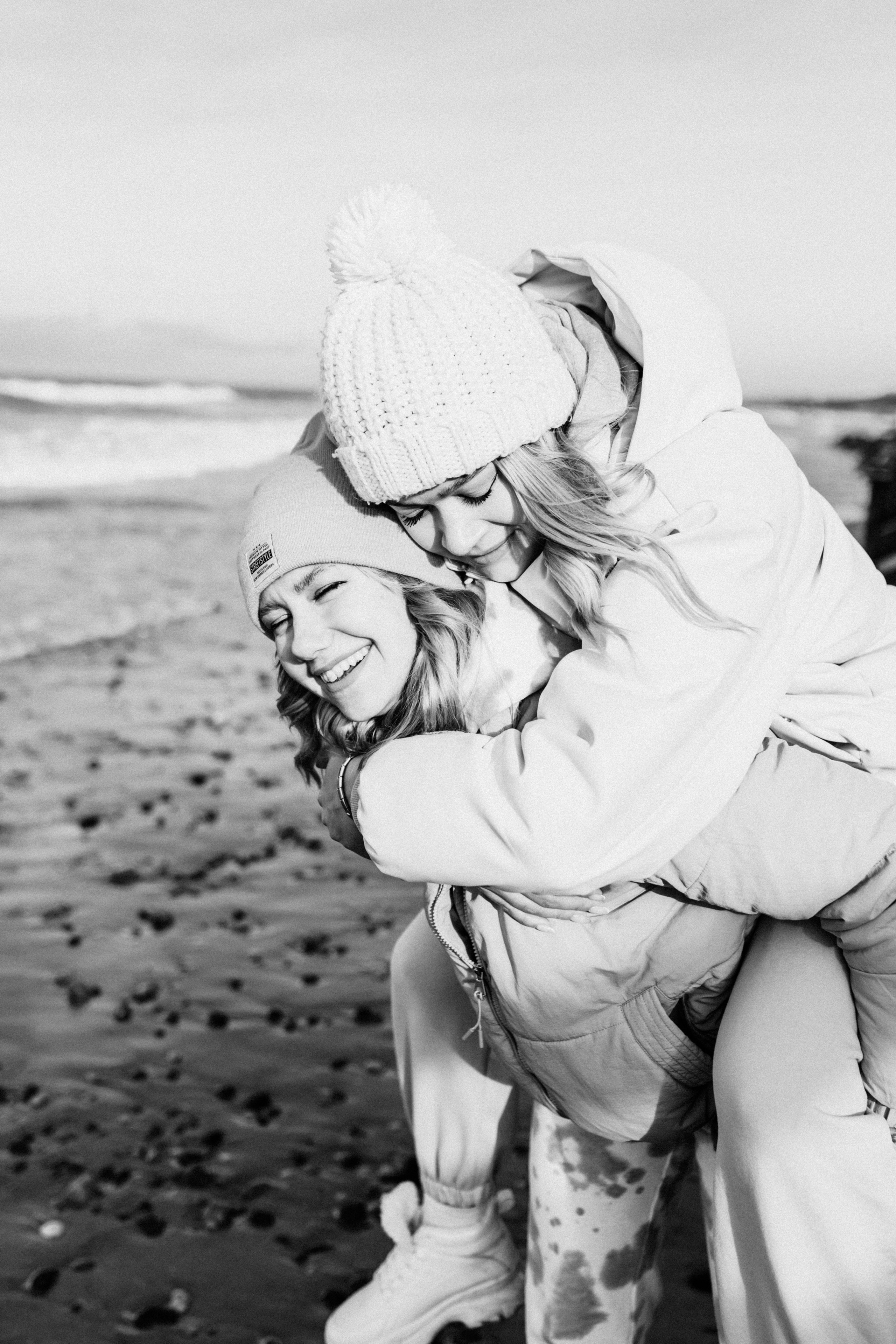 Подружки в Зеленоградске • Зима 2022. Фотограф в Калининграде Екатерина Осинцева