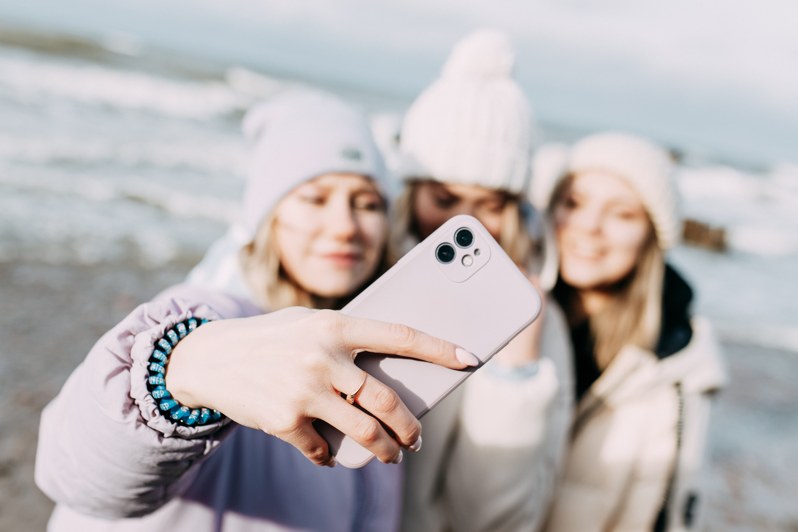 Подружки в Зеленоградске • Зима 2022. Фотограф в Калининграде Екатерина Осинцева