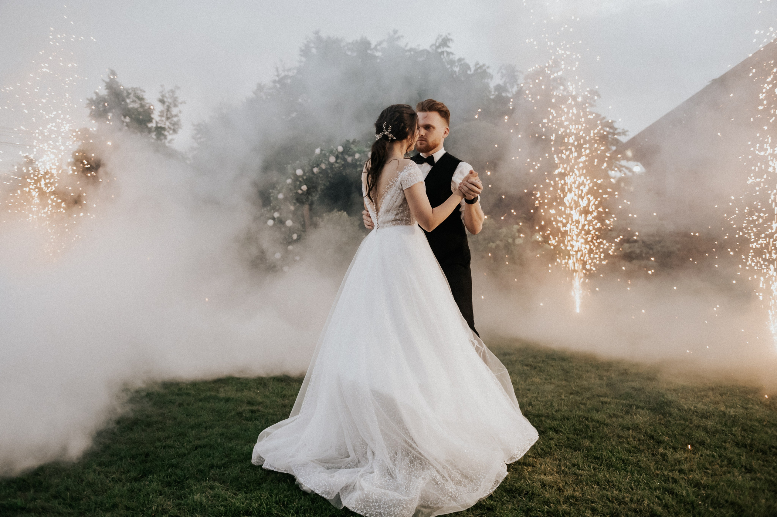 Свадебные фотографии. Фотограф в Барнауле Дарья Бутурлакина. Люби.Цени.Касайся