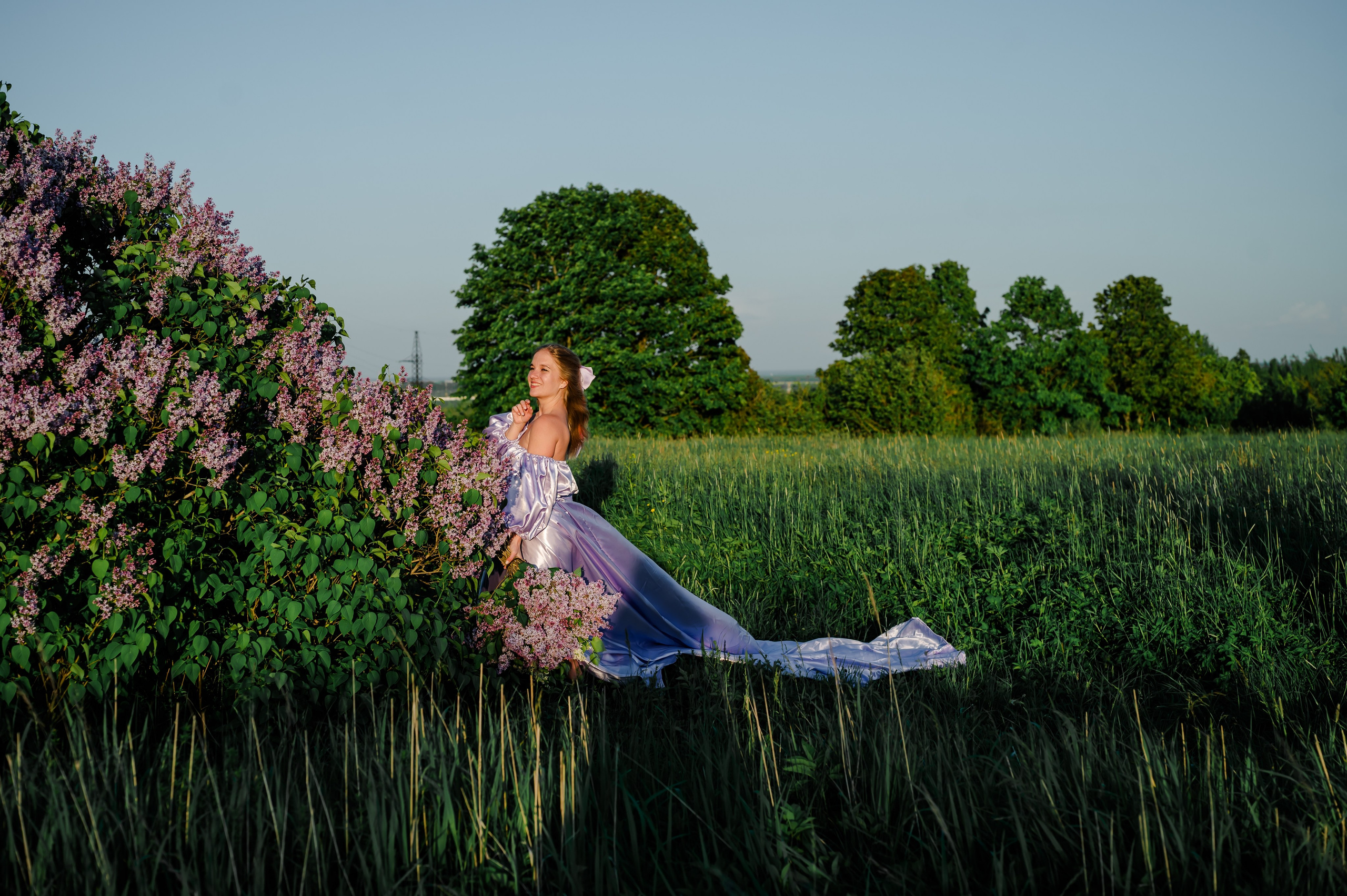 Юлия и сирень. Свадебный и семейный фотограф Евгения Кононова
