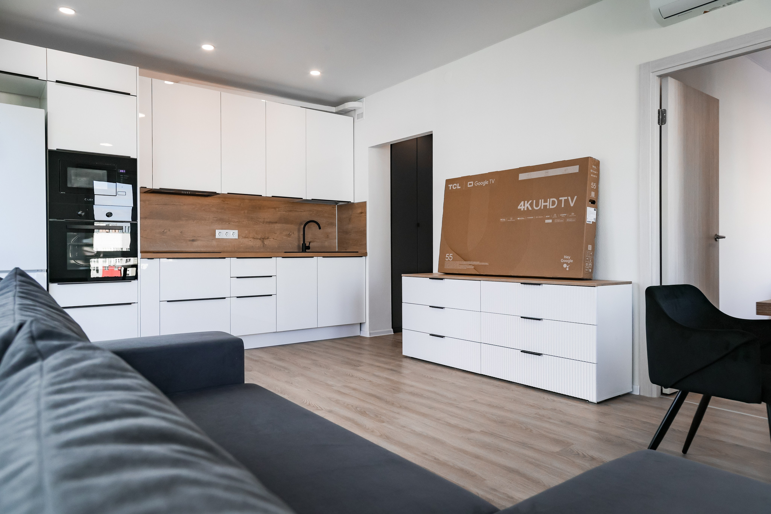 APARTMENT COMPLEX INTERIOR. Mixturecaptures