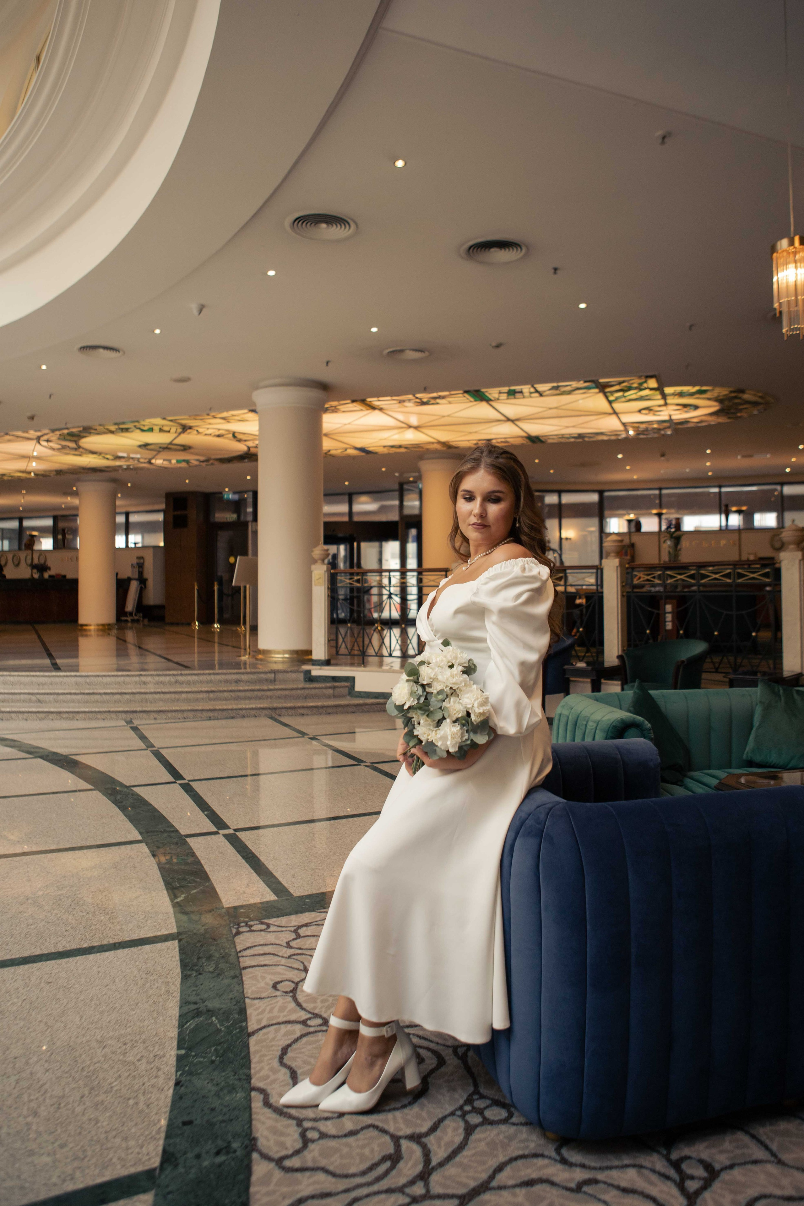 Свадебная фотосессия в Москве в отеле. Фотограф Валерия Горбунова Подольск Бутово Видное Щербинка