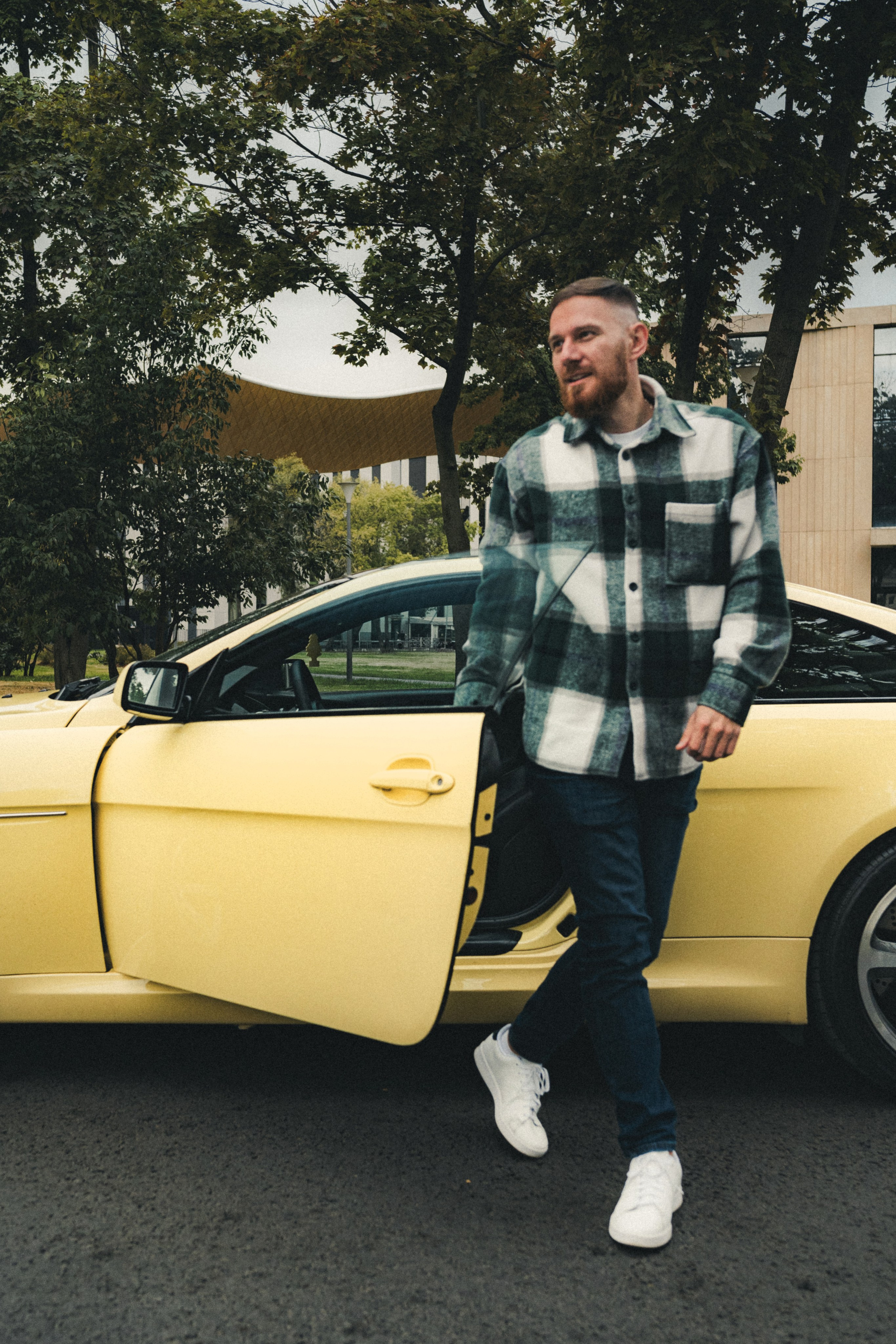 BMW 650i (Dakar Yellow). Фотограф Илья К. в Москве