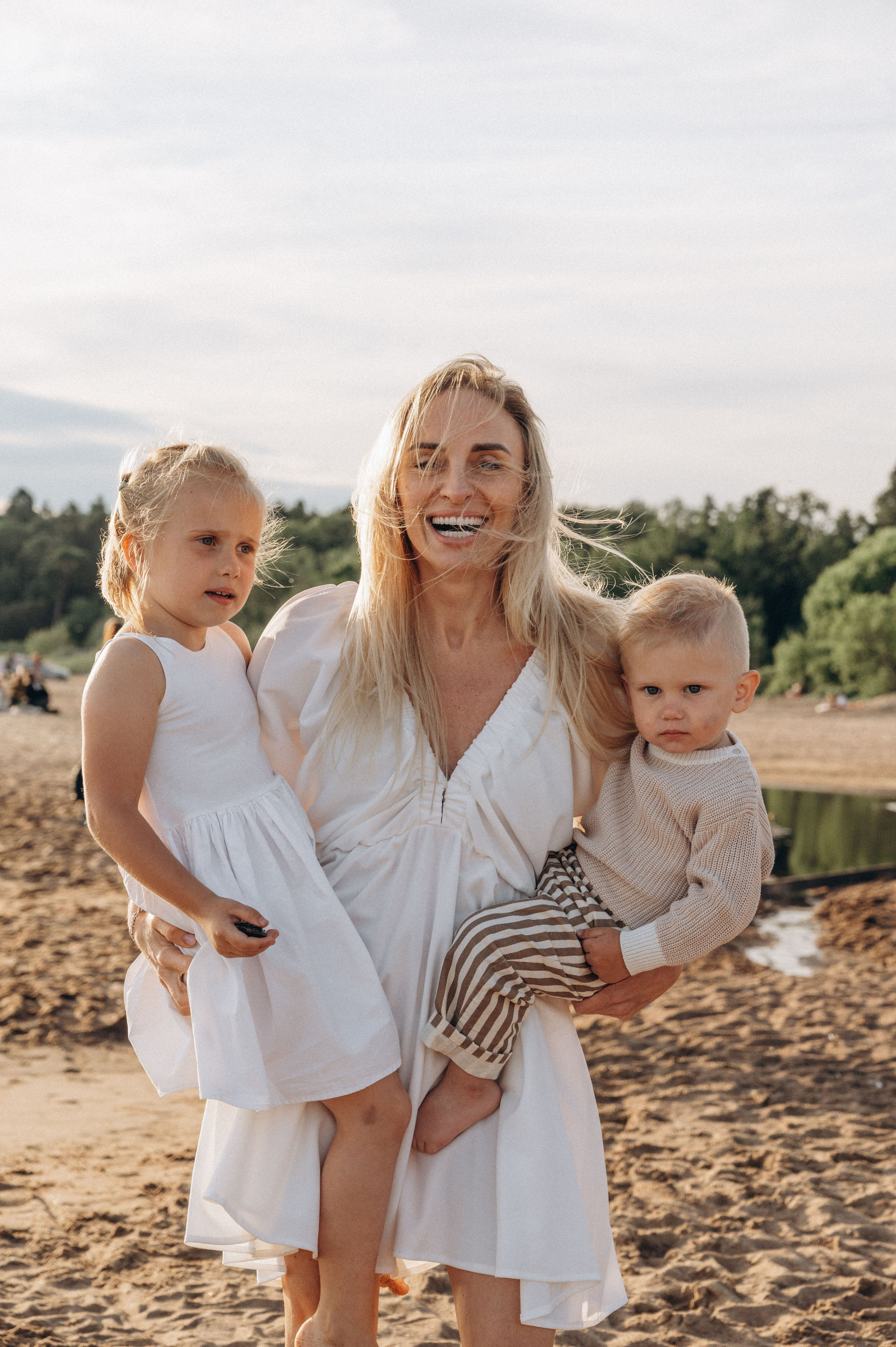 Юлия. Профессиональный фотограф беременности в СПБ. Стильные фотосессии беременности в стиле минимализм и классическая фотография