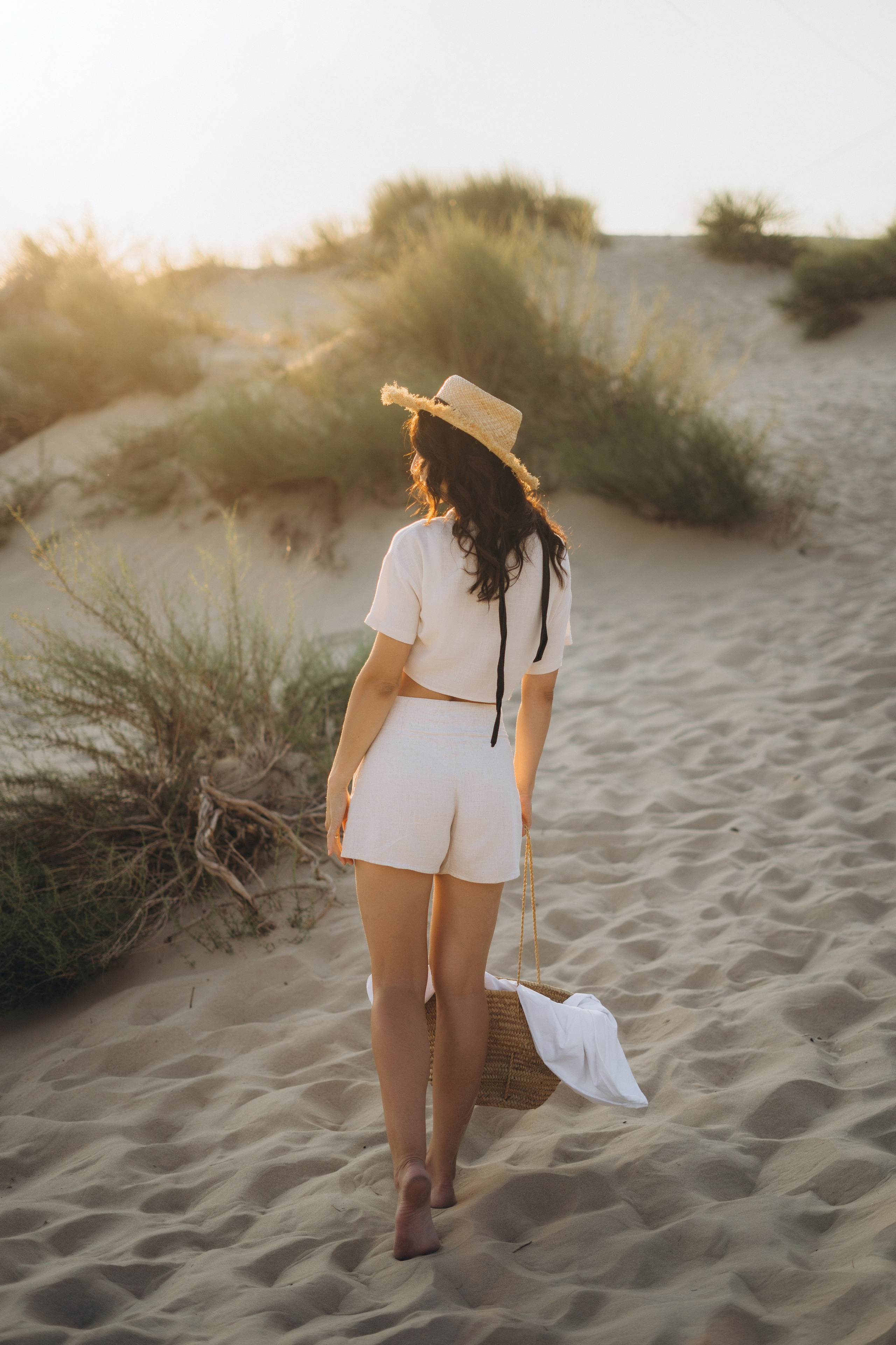 Теплые семейные объятия на берегу – фотограф Голубицкая создает атмосферные кадры, фотограф Голубицкая