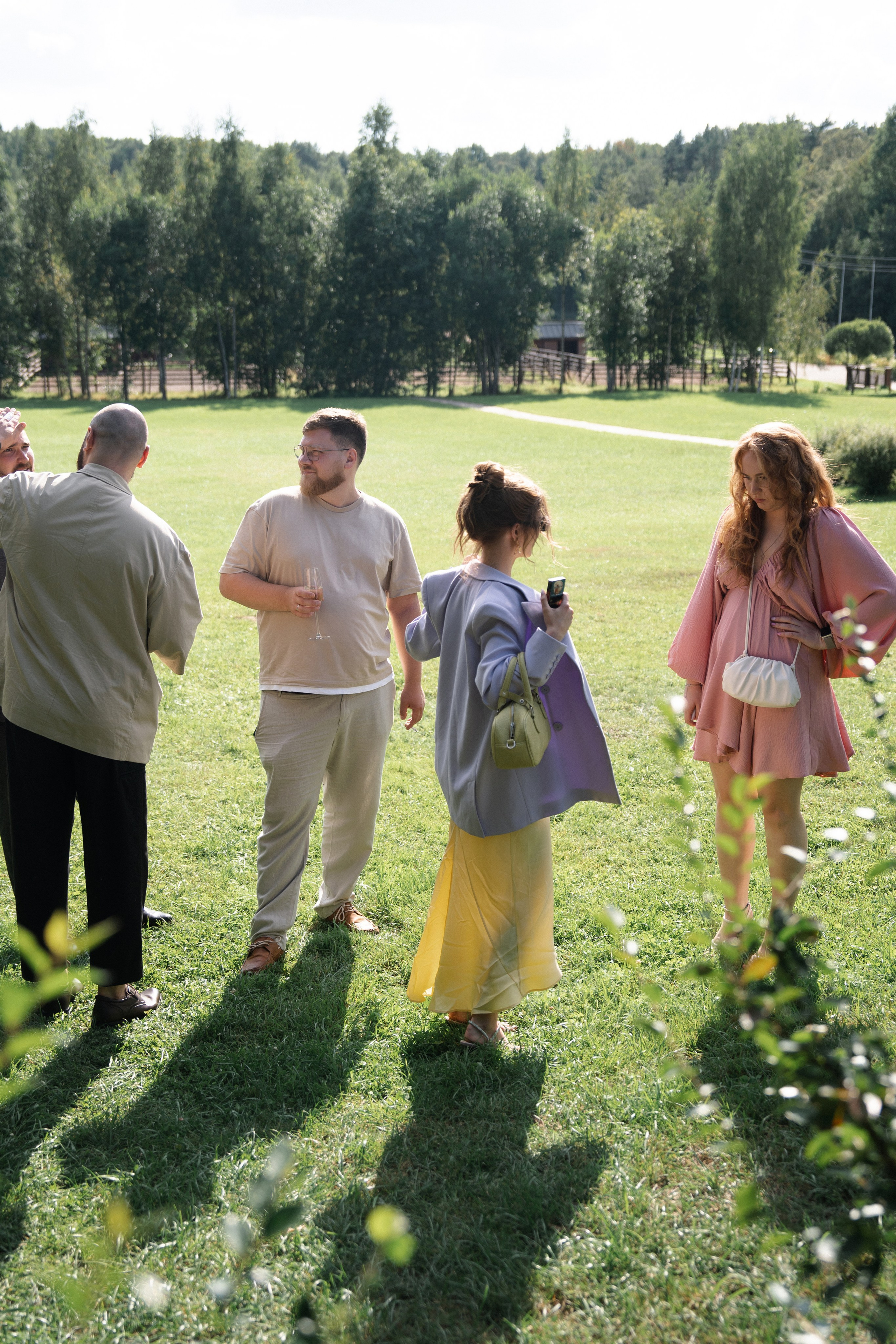 Арина & Иван. Камерная свадьба на природе в стиле в расслабленном стиле. Свадебный фотограф организатор в Санкт-Петербурге Ассоль Опарина