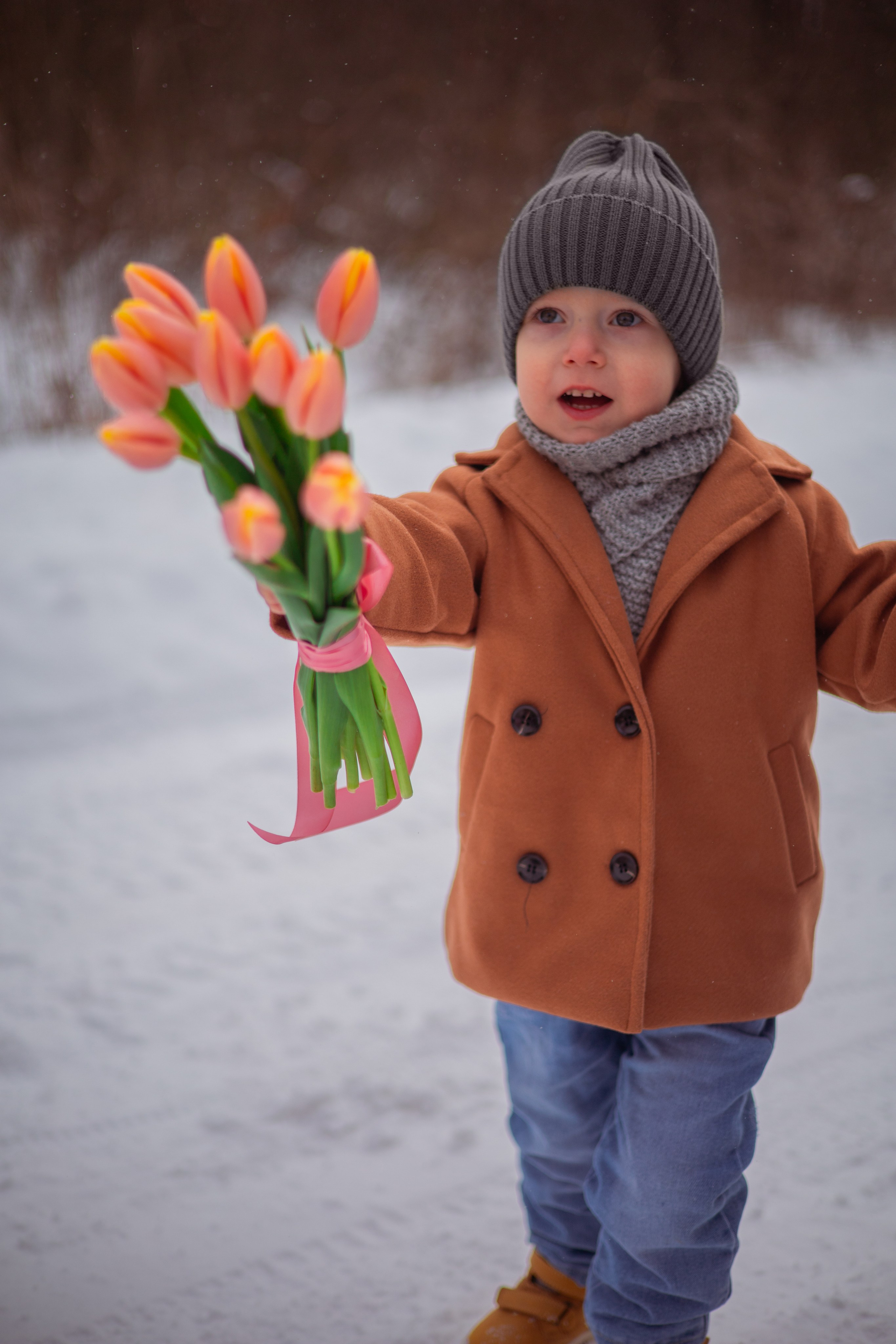 Даня и Поля тюльпаны. Семейный и детский фотограф в Михайловке Татьяна Лестьева