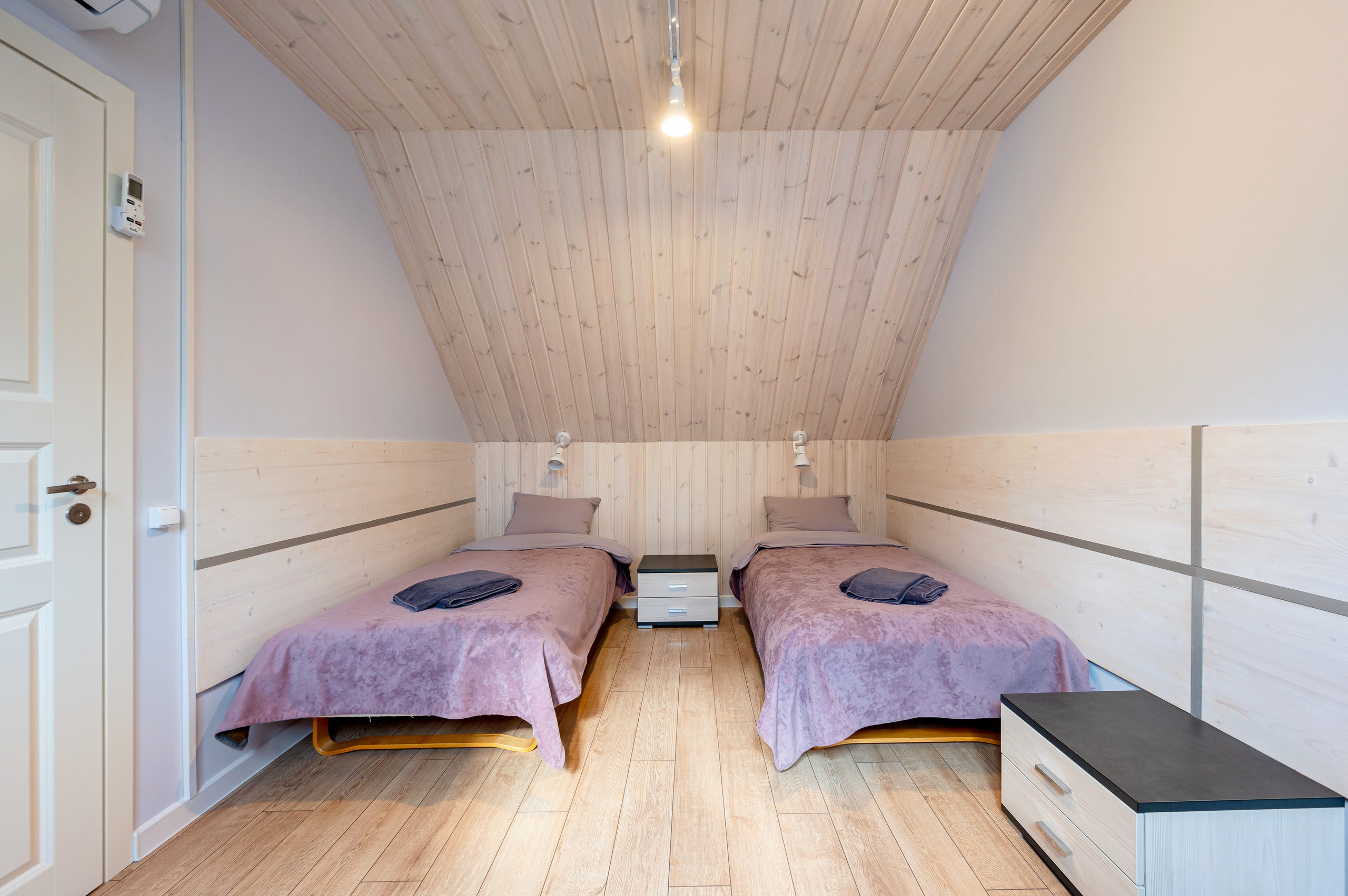 Поселок Озеро Лунное. Интерьерный фотограф. Фото- видеосъемка недвижимости Санкт-Петербург