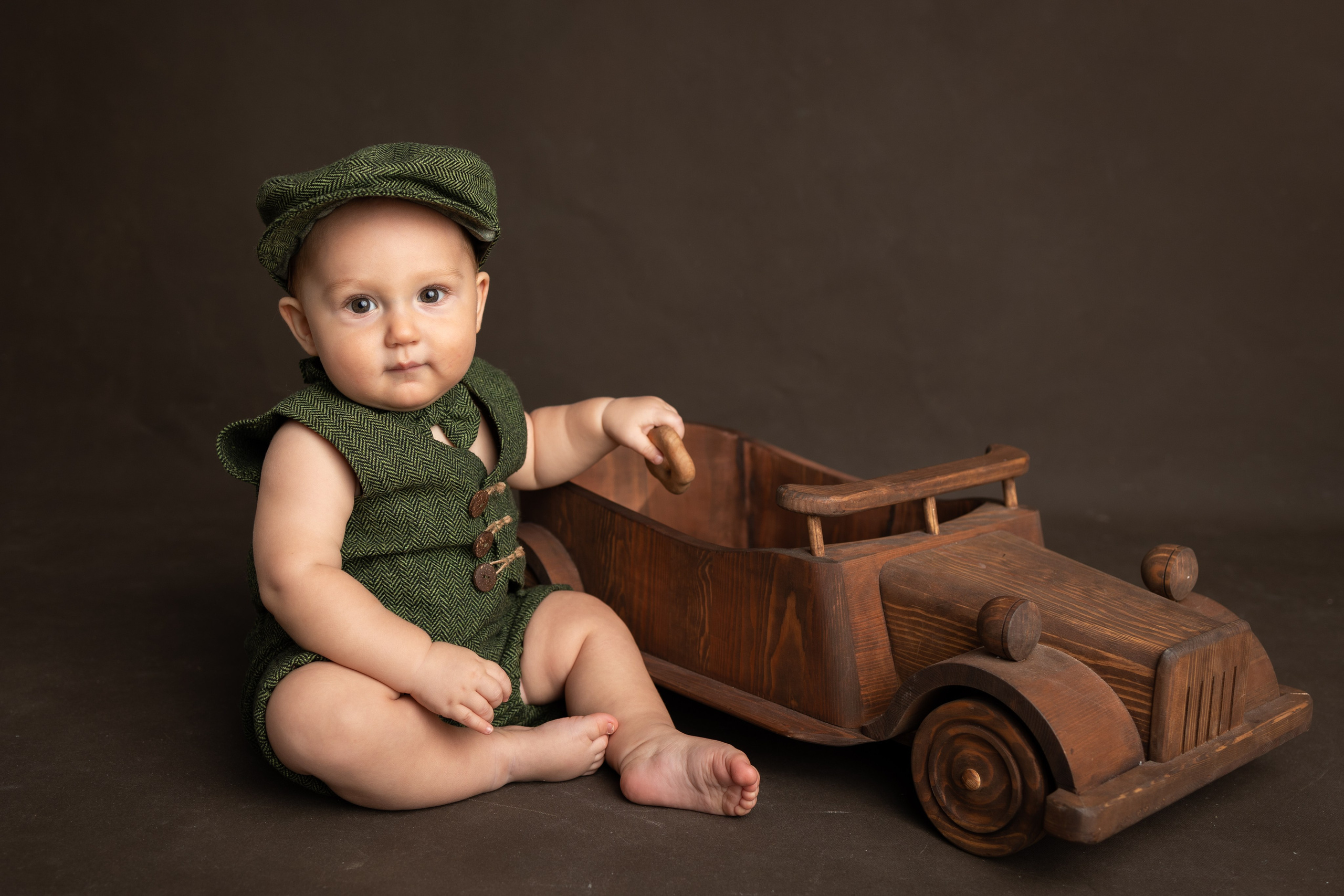 От 9 месяцев  - Фотограф новорожденных: магия детства в каждом снимке. Фотограф новорожденных: волшебные моменты первых дней жизни