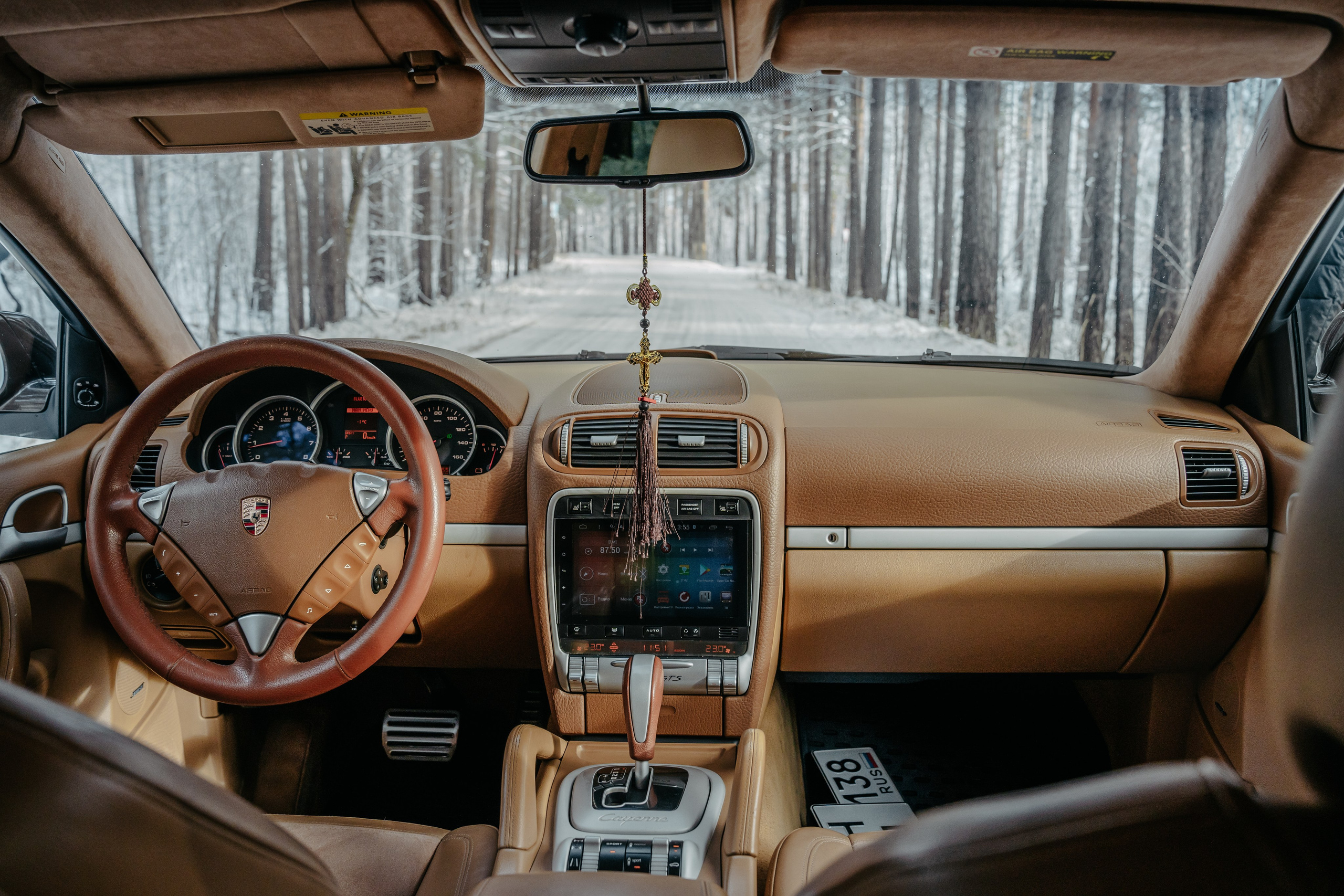 Porsche Cayenne. Фотограф, видеограф и пилот дрона на Байкале