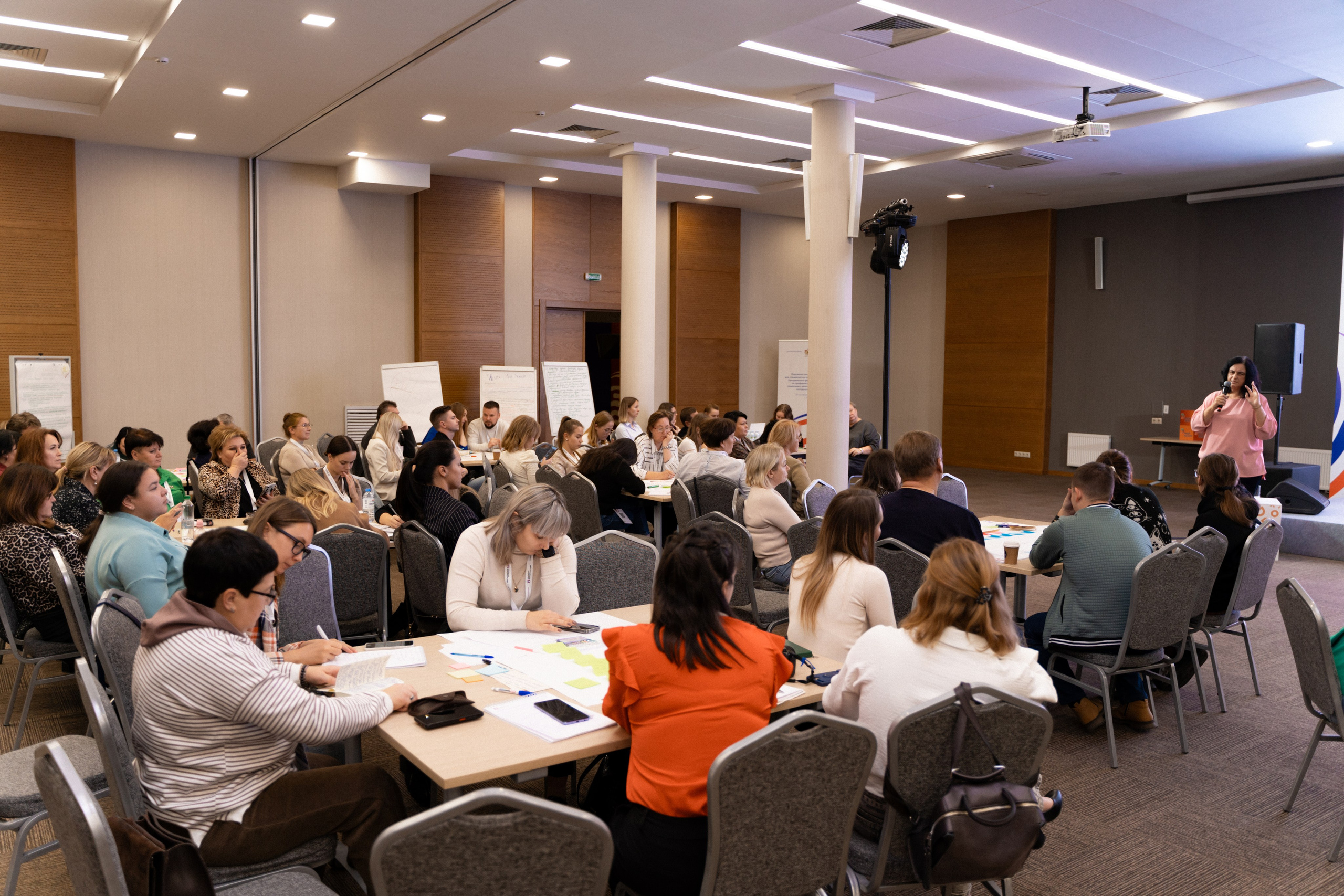 Окружной семинар в сфере профилактики от Росмолодежи в Амаксе 2024. Фотограф Надежда Погребняк | Рязань | Москва