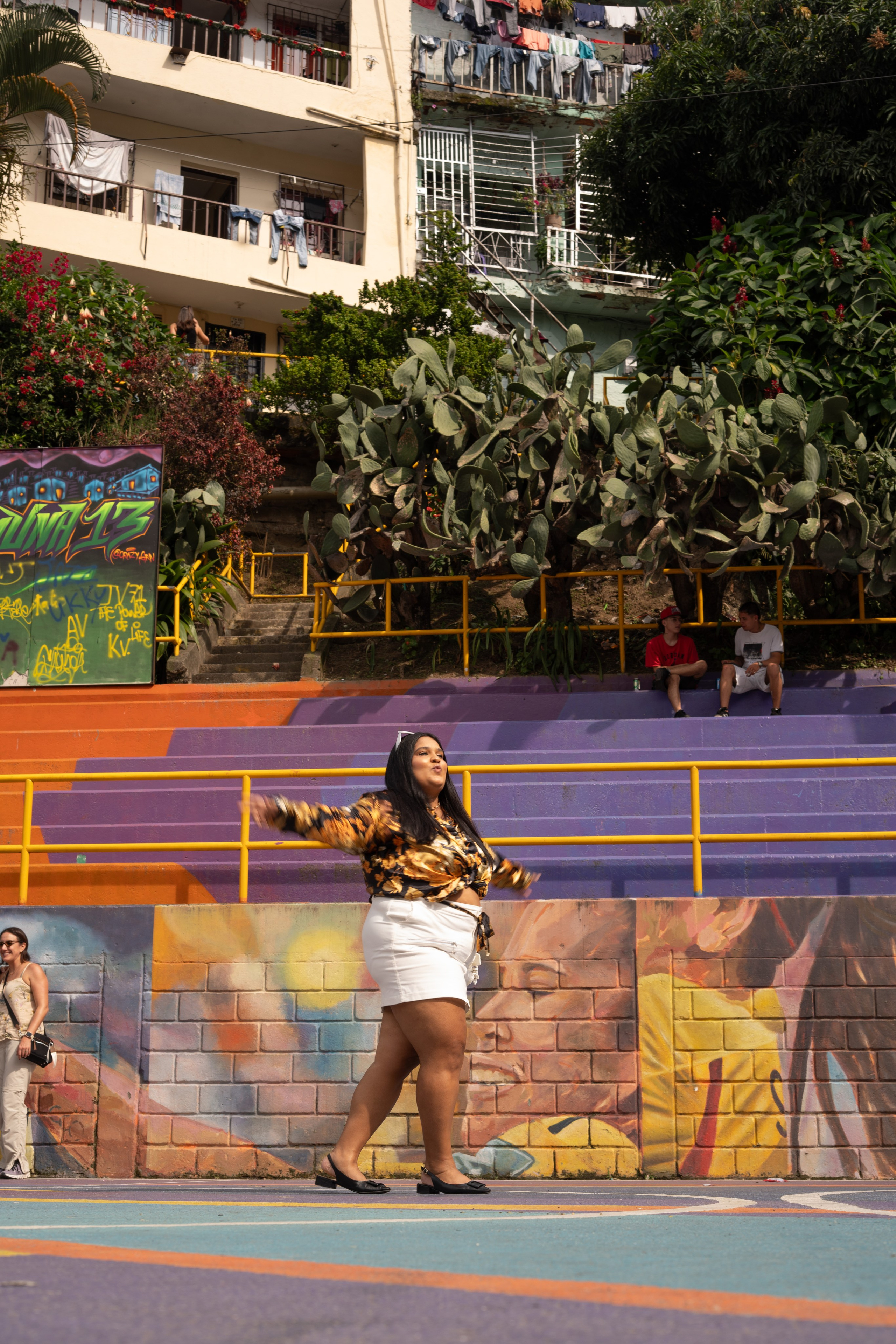 Jess in Communa 13. Wedding Photographer in Barcelona and Medellin