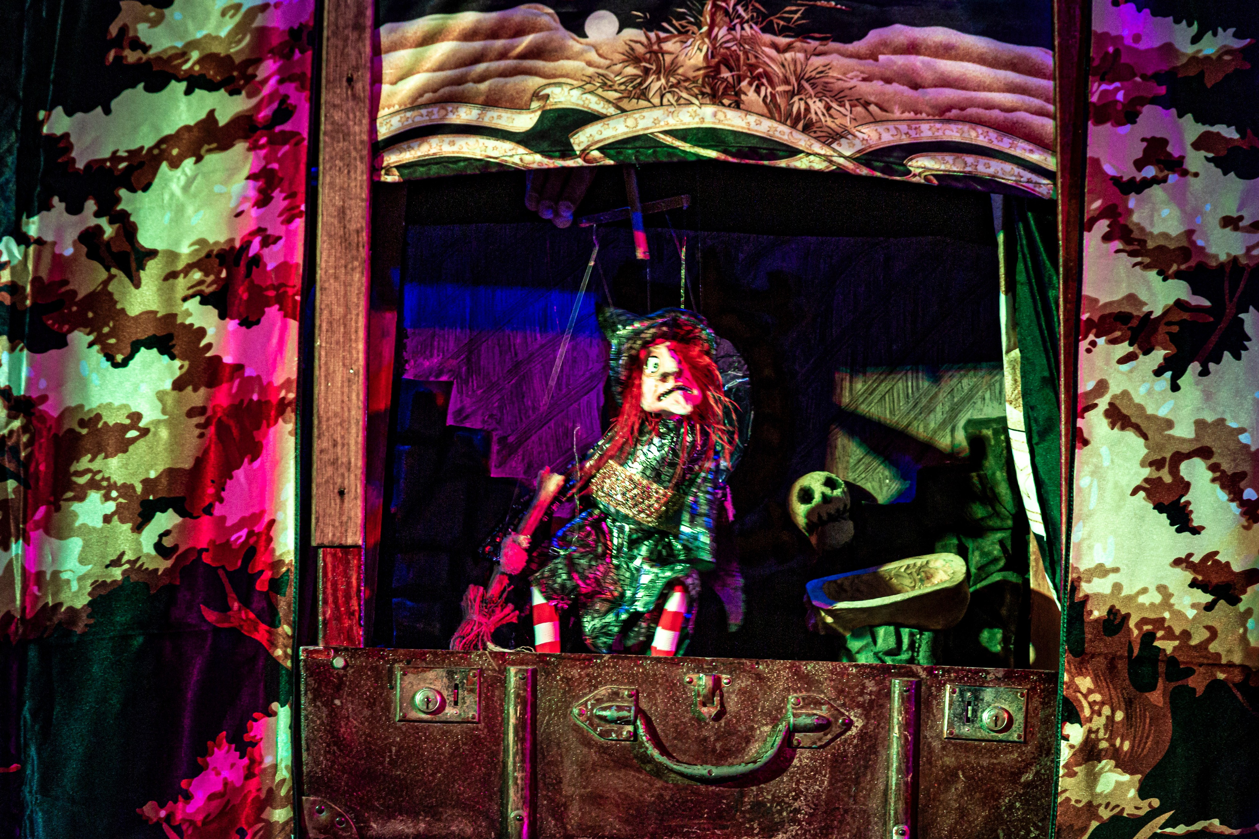 Маленькая ведьма спектакль театра Саквояж. Фотограф в Сочи Юрий Шептаев