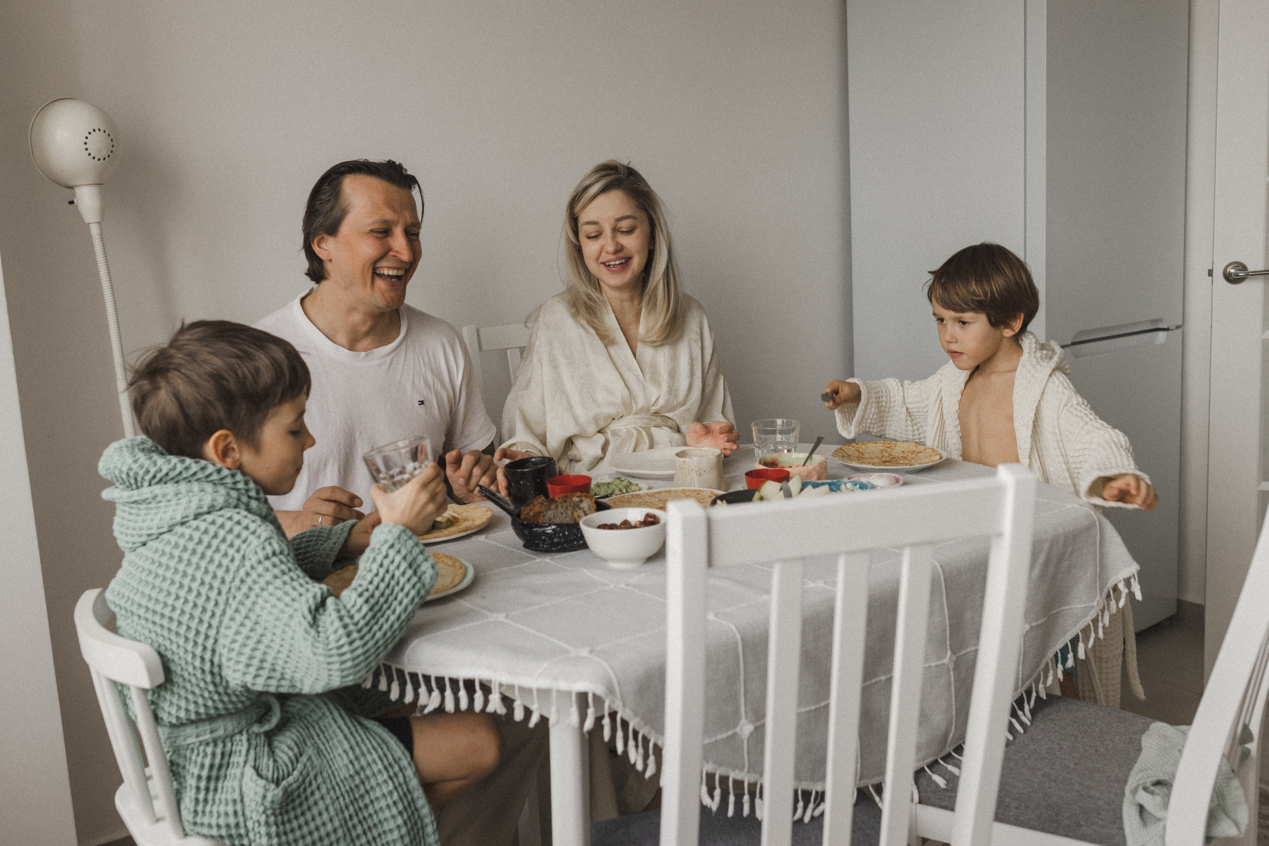 Катя, Паша, Валера и Родион ждут братика. Семейный фотограф в Москве