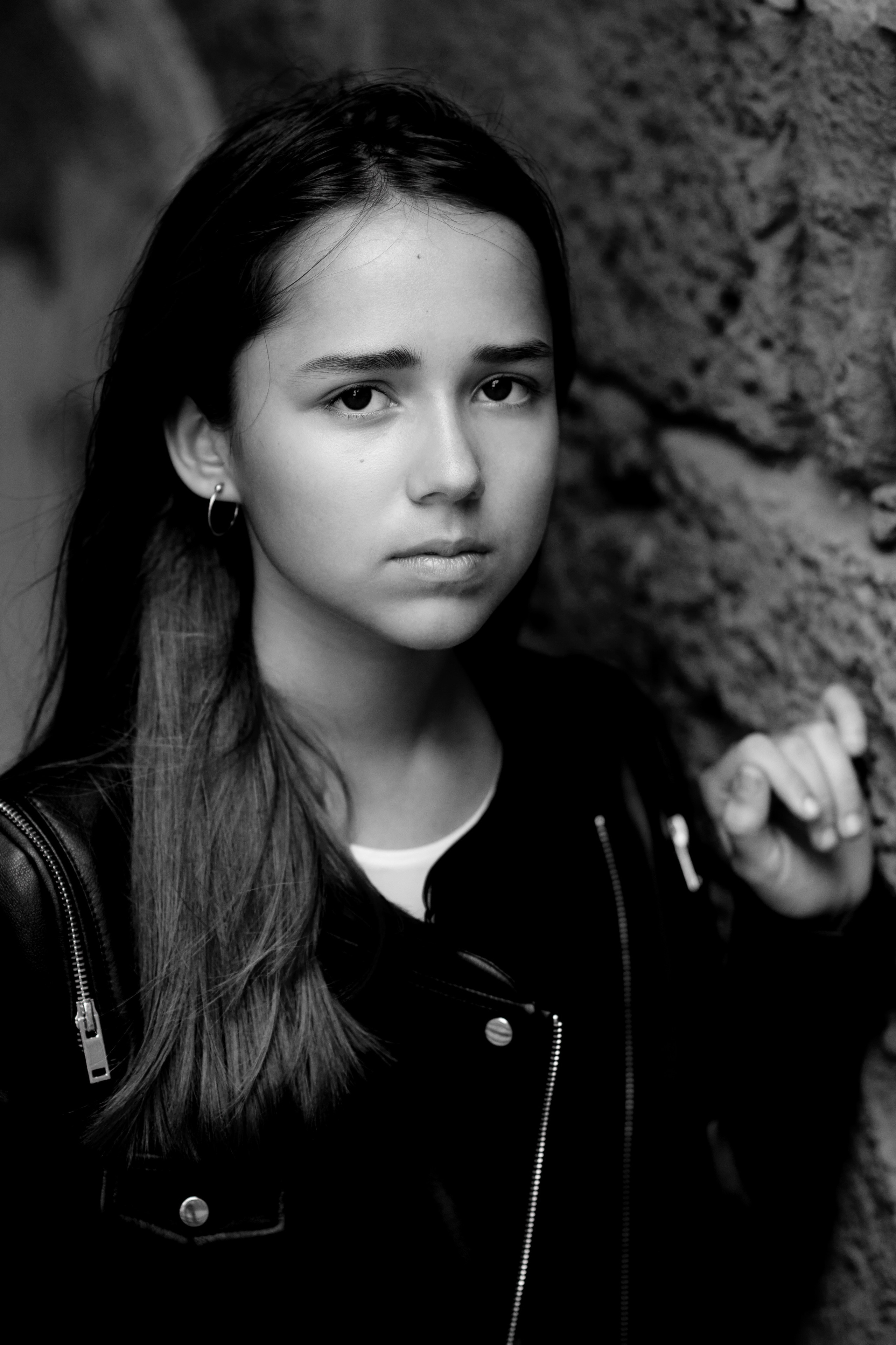 черно-белая фотография, подросток, девочка-подросток, актерское портфолио, фотосессия для подростков, фотограф Москва, детский фотограф Москва, подростковый фотограф , черно-белый портрет, фотосессия в старом городе
