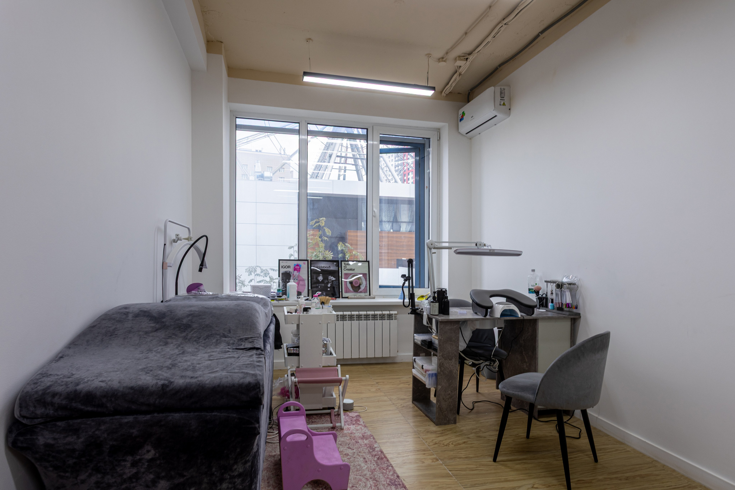 Бизнес-центр My Space Уфа, фото Алексея Муравьёва, современный офис,Лобби бизнес-центра My Space, съёмка фотографа Алексея Муравьёва, деловая атмосфера,Офисные помещения My Space Уфа, работа фотографа Алексея Муравьёва, деловой интерьер,Конференц-зал бизнес-центра My Space, фото Алексея Муравьёва, бизнес-встречи,Рецепция бизнес-центра My Space Уфа, съёмка Алексея Муравьёва, премиальный дизайн,Офисное пространство My Space, фото Алексея Муравьёва, рабочая зона,Панорамные окна бизнес-центра My Space, работа фотографа Алексея Муравьёва, вид на город,Лифт бизнес-центра My Space Уфа, съёмка Алексея Муравьёва, комфорт,Переговорная комната My Space, фото Алексея Муравьёва, деловой стиль,Зона отдыха бизнес-центра My Space, работа фотографа Алексея Муравьёва, комфорт для сотрудников,Инфраструктура My Space Уфа, съёмка Алексея Муравьёва, бизнес-услуги,Паркинг бизнес-центра My Space, фото Алексея Муравьёва, безопасность,Вестибюль My Space, работа фотографа Алексея Муравьёва, элегантность,Офисные кабинеты бизнес-центра My Space, съёмка Алексея Муравьёва, функциональность,Общественные зоны My Space Уфа, фото Алексея Муравьёва, современный дизайн,Рецепция и зона ожидания My Space, работа фотографа Алексея Муравьёва, стиль,Офисные перегородки бизнес-центра My Space, съёмка Алексея Муравьёва, зонирование,Интерьер бизнес-центра My Space Уфа, фото Алексея Муравьёва, деловой интерьер,Офисная мебель My Space, работа фотографа Алексея Муравьёва, эргономичность,Освещение бизнес-центра My Space, съёмка Алексея Муравьёва, комфорт для работы