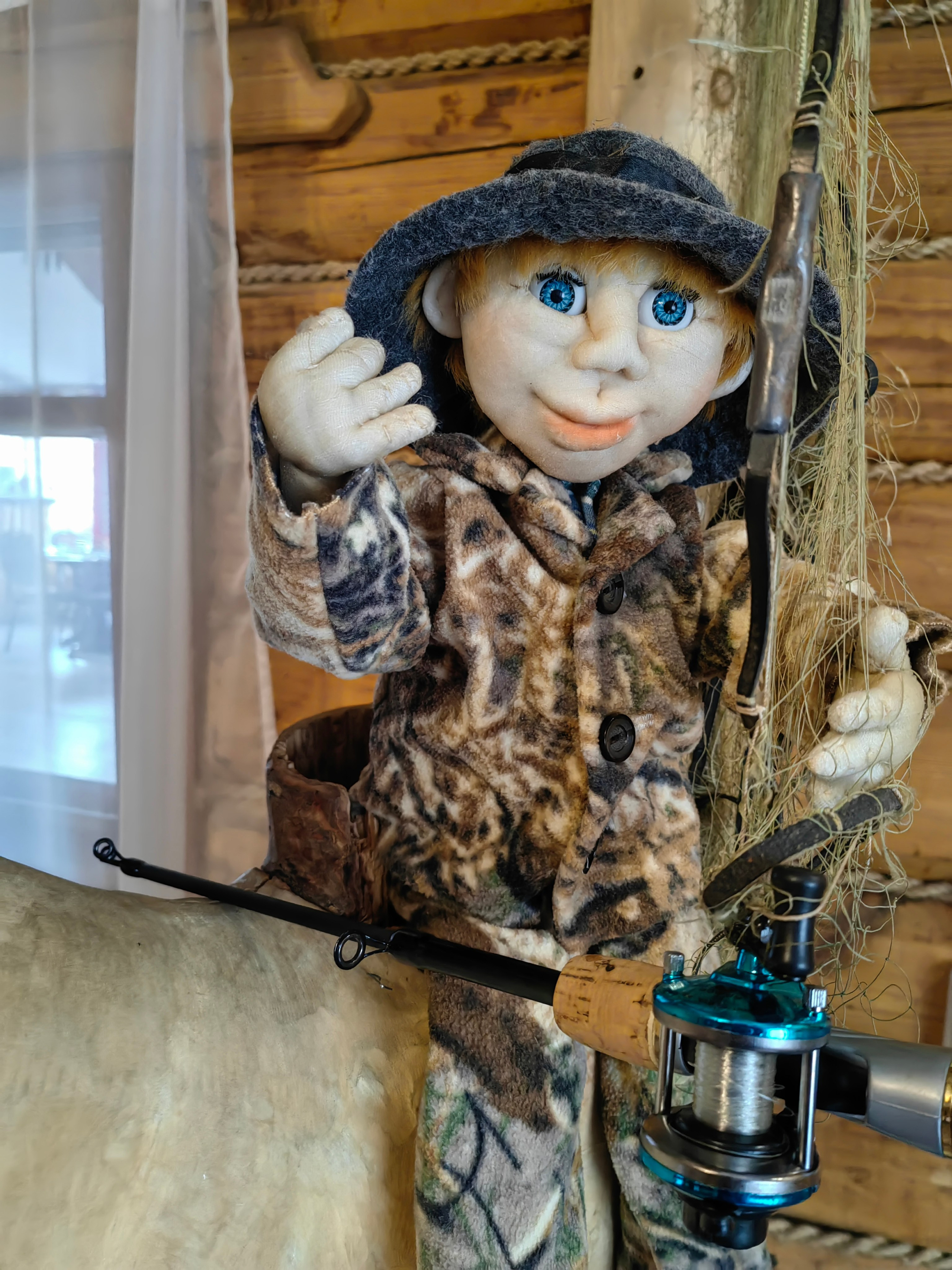 Енисей рыбная заимка рыбалка экскурсии Енисейск Красноярск аренда микроавтобуса трансфер индивидуальный тур фото дегустация рыбных блюд интересные места что посмотреть куда сходить что посетить достопримечательности в Енисейске фототур  цена заказать экскурсию программа маршрут смотровые площадки видовые красивые места путешествие туристический маршрут 