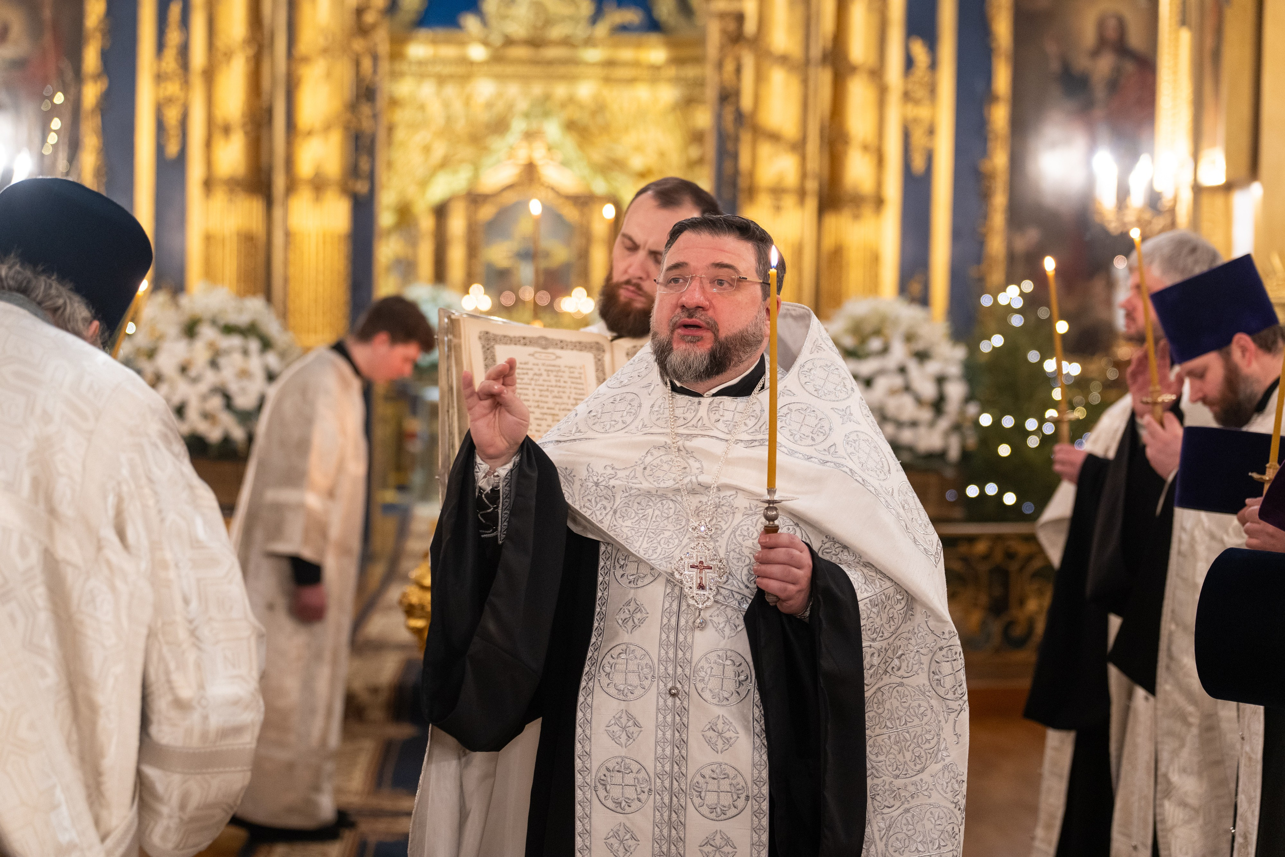 Праздничное бдение в Николо-Богоявленском морском соборе. НИКОЛО-БОГОЯВЛЕНСКИЙ МОРСКОЙ СОБОР