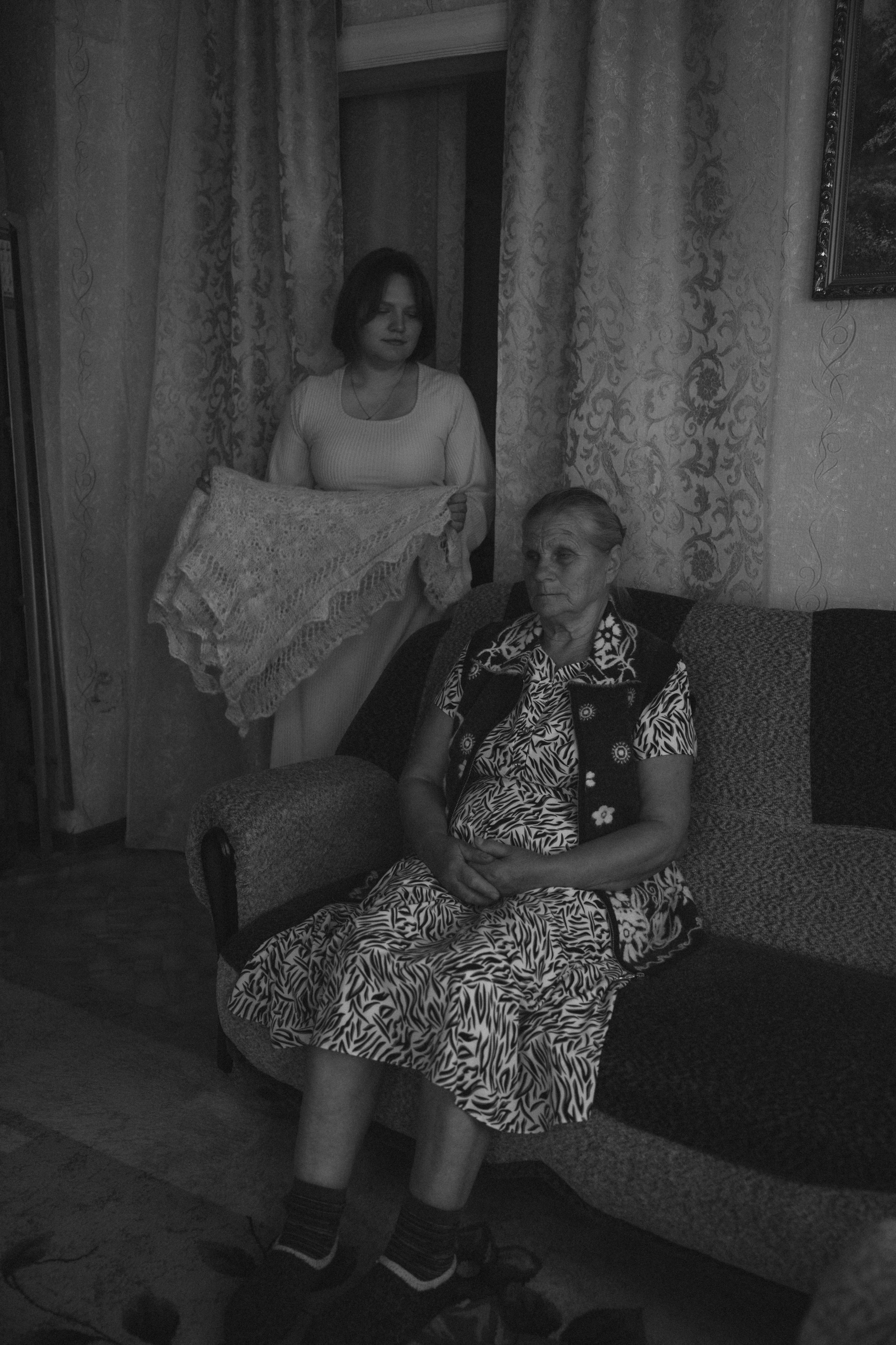 Аня и бабушка. Семейный фотограф Губкин/Старый Оскол