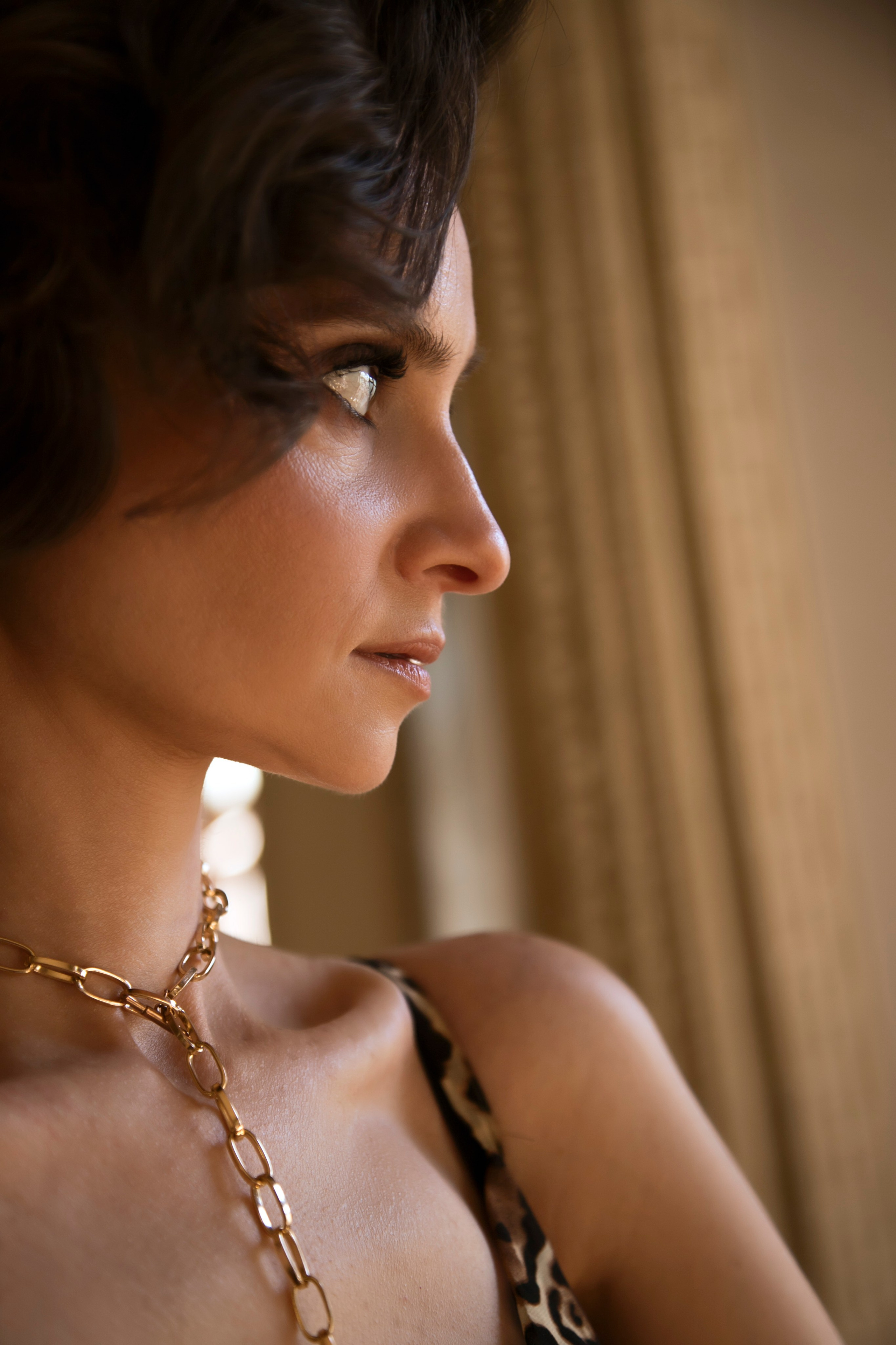 Женская фотосессия в особняке XIX века. Профессиональный фотограф в Москве