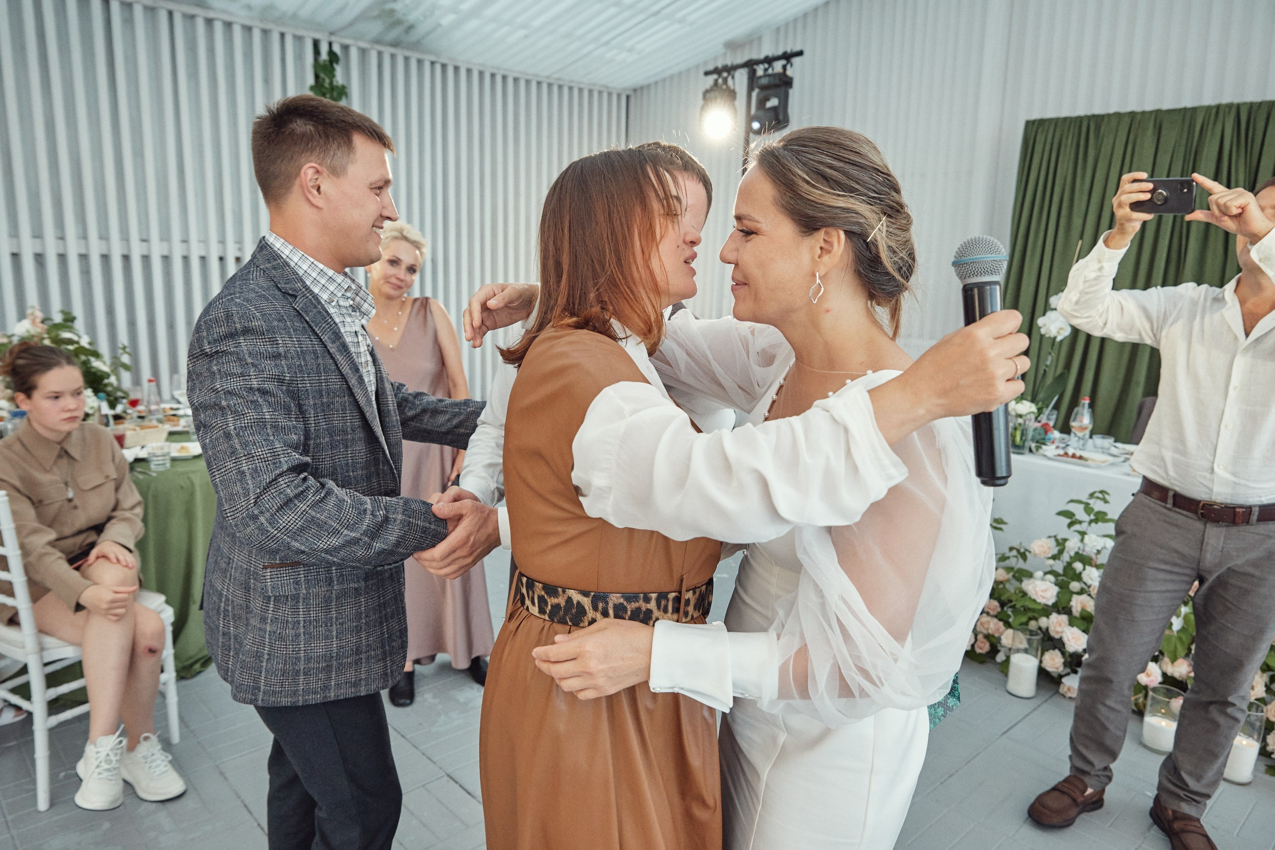 Счастье здесь. Свадебный фотограф Антон Артюшин. Работаю в Нижнем Новгороде и Москве