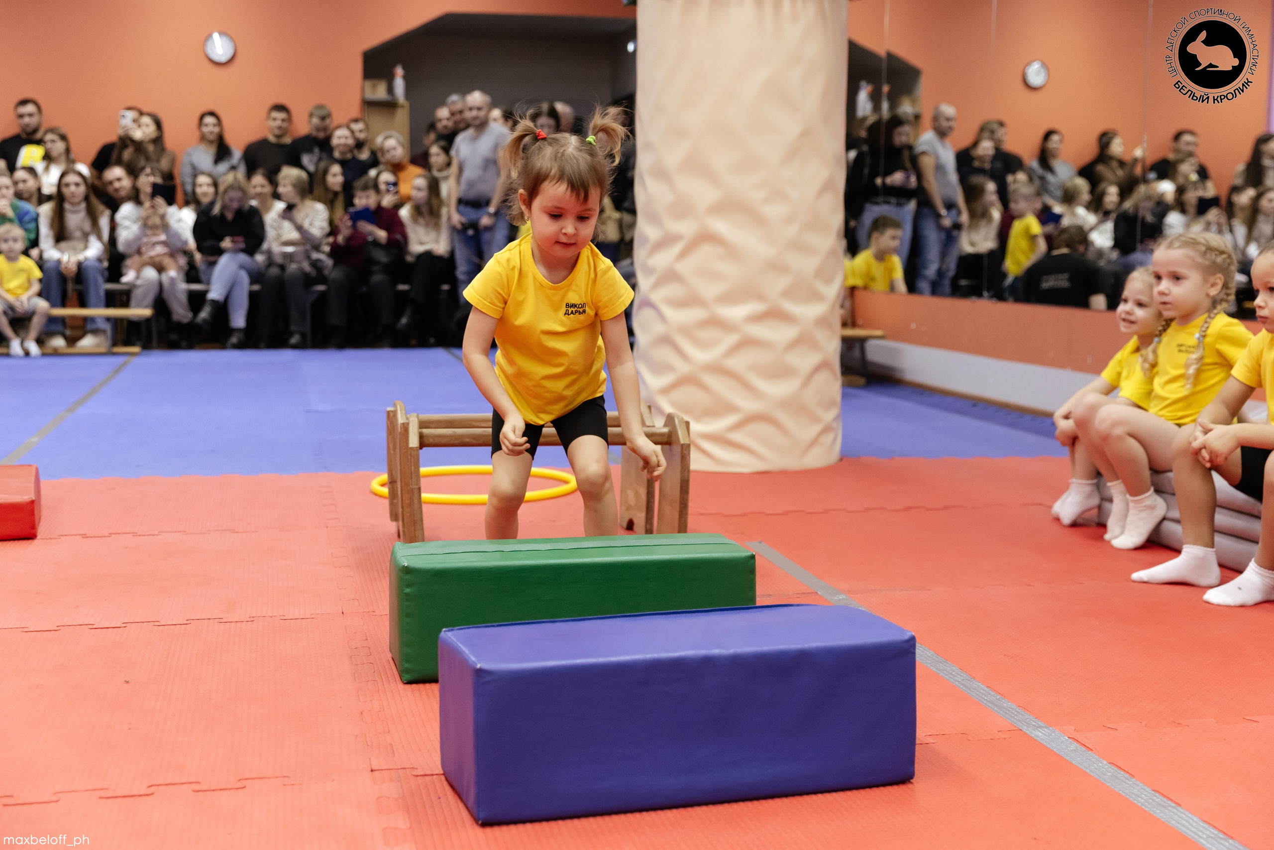Белый кролик. Соревнования. Семейный фотограф — Макс Белогрудов