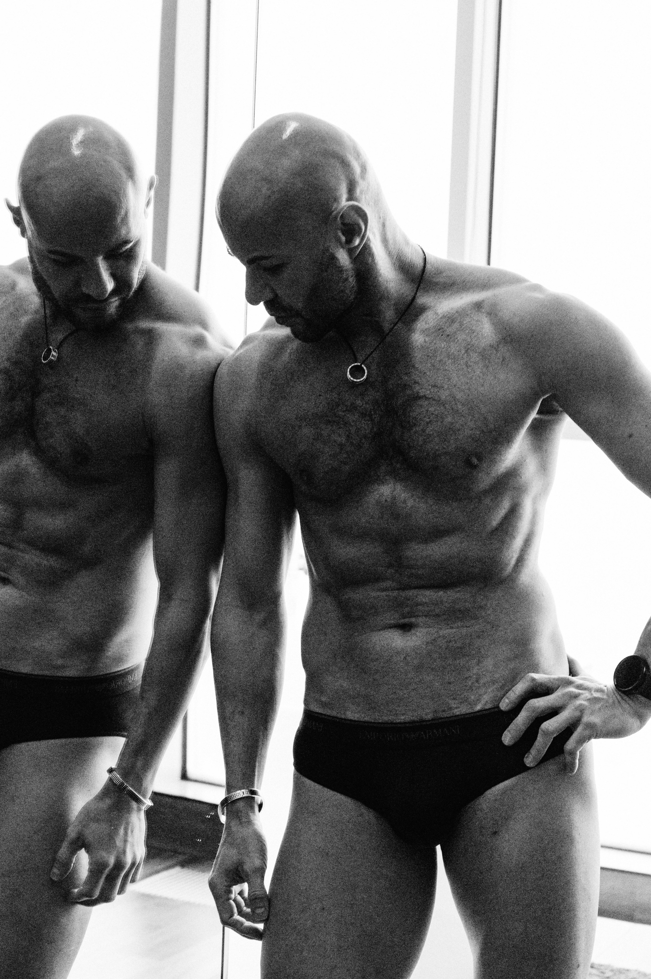 Матвей. Профессиональный фотограф беременности в СПБ. Стильные фотосессии беременности в стиле минимализм и классическая фотография