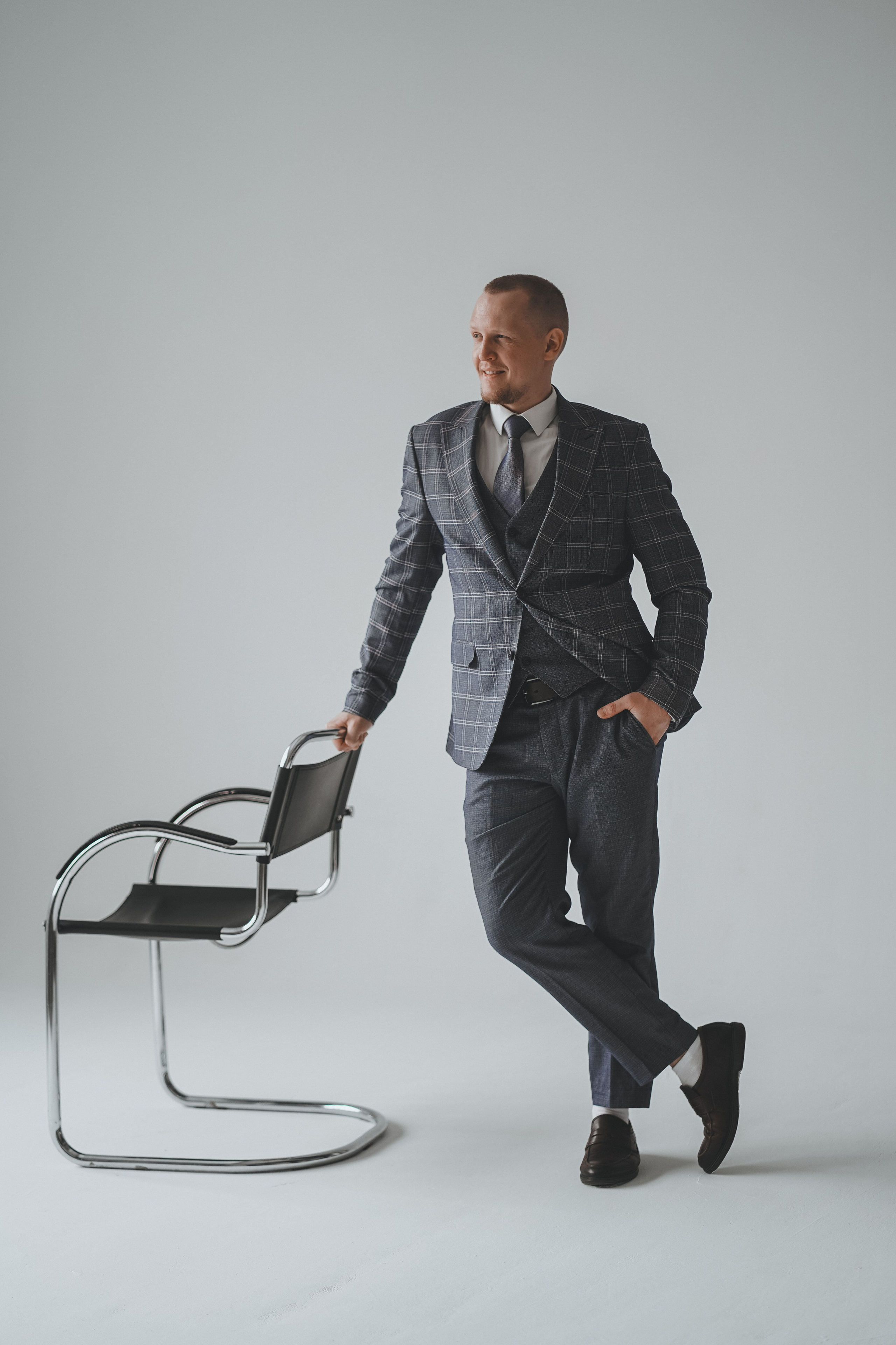 Ведущий Тимофей. Фотограф