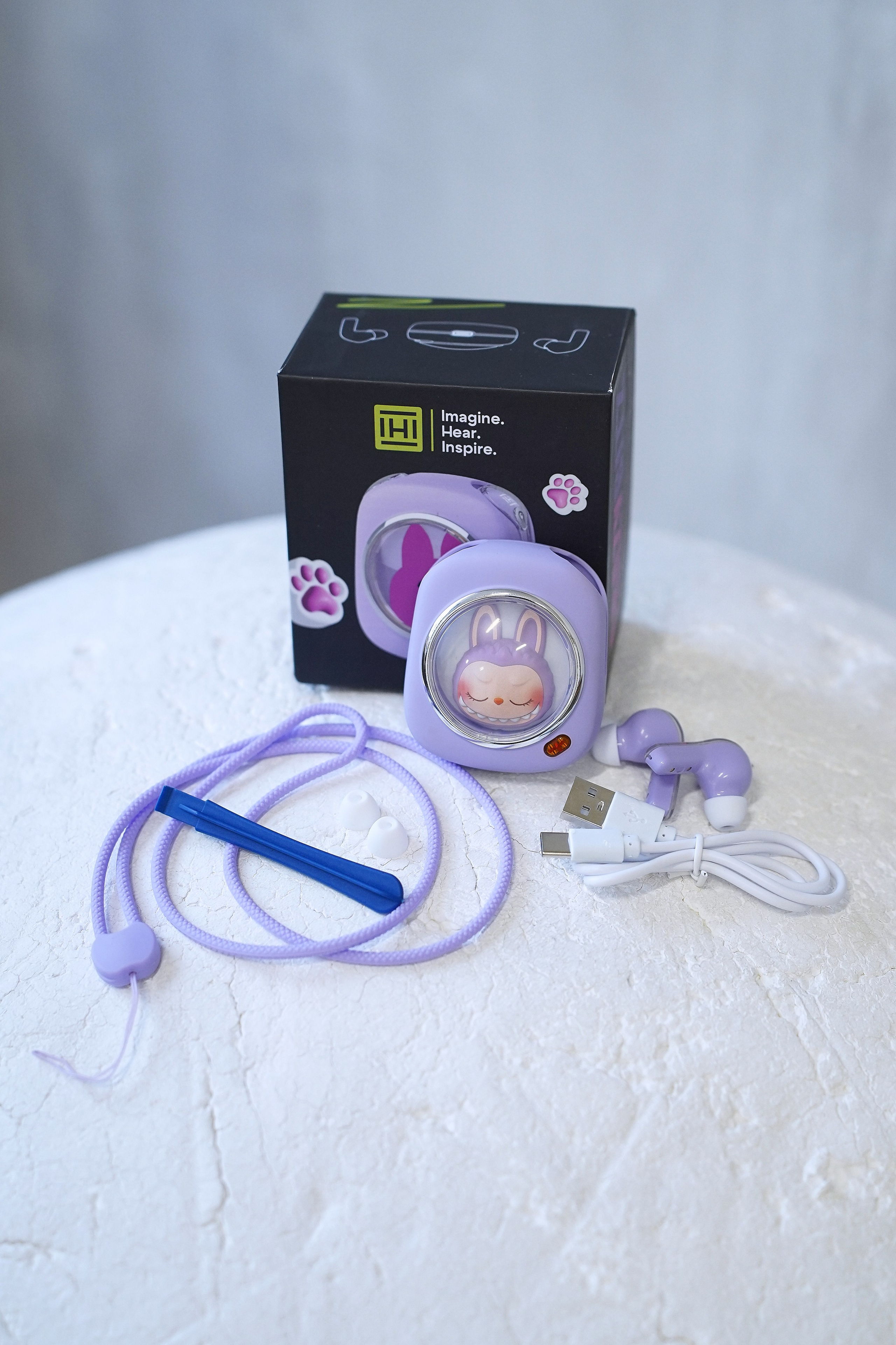 Наушники в интерьере. Фотограф