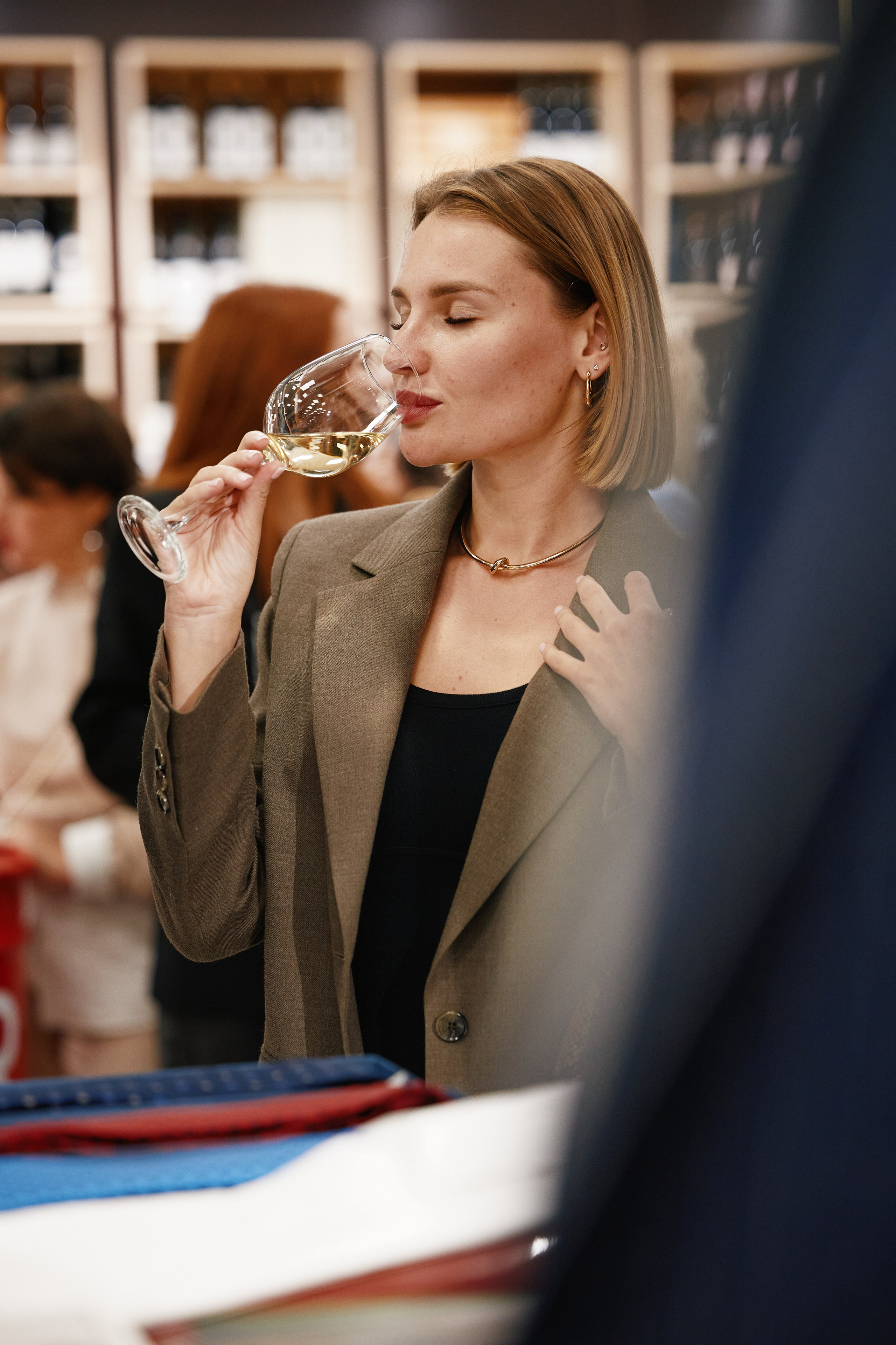 Иммерсивный спектакль в Винном клубе CHATEAU TAMAGNE 21.05. Свадебный репортажный фотограф краснодар максим дремов дрёмов фотосессия студия цена