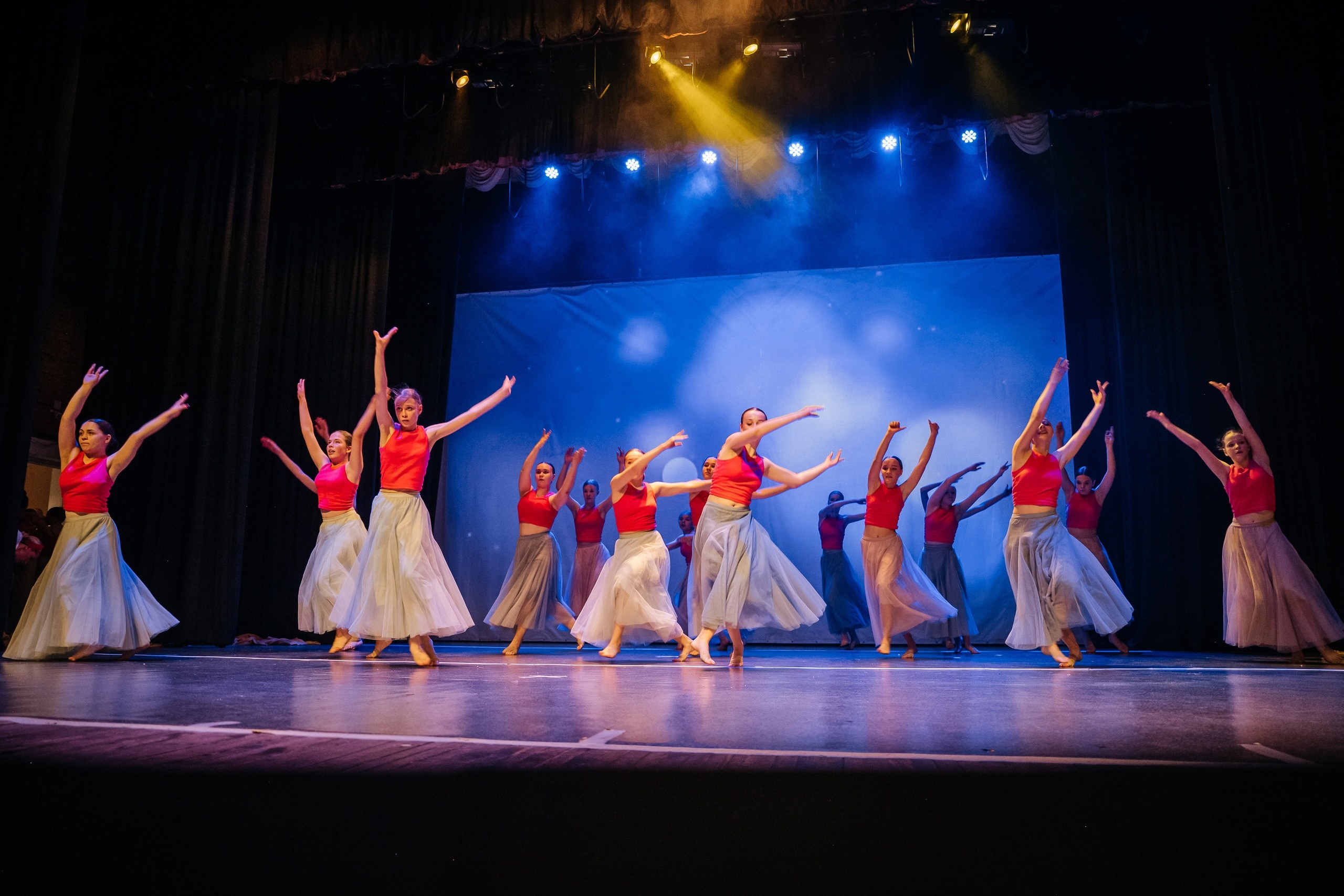 Танцы. Фотограф Елена Рогашкова