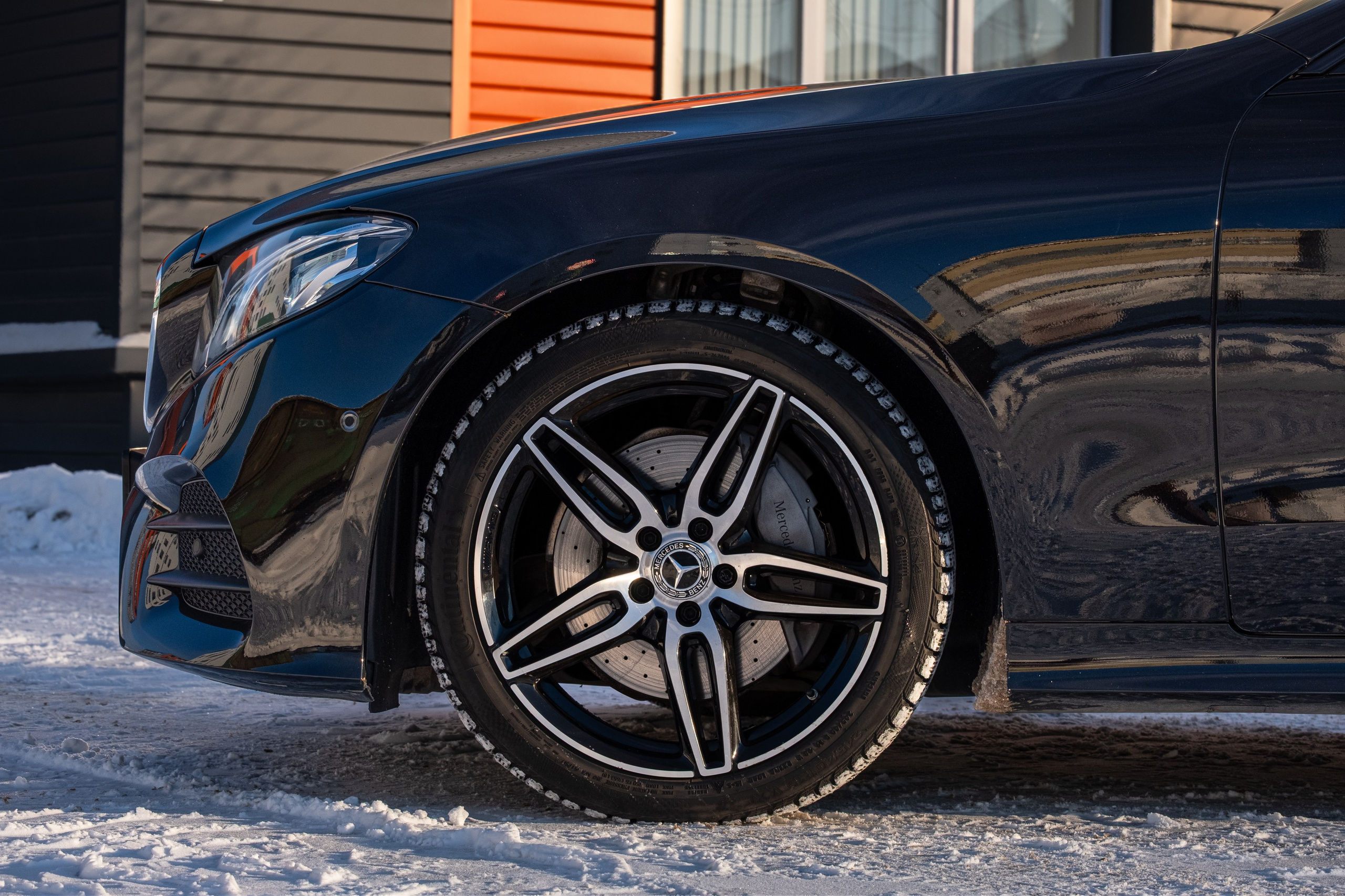 Mercedes E-Class на продажу. Видео и фото для бизнеса, образования и недвижимости