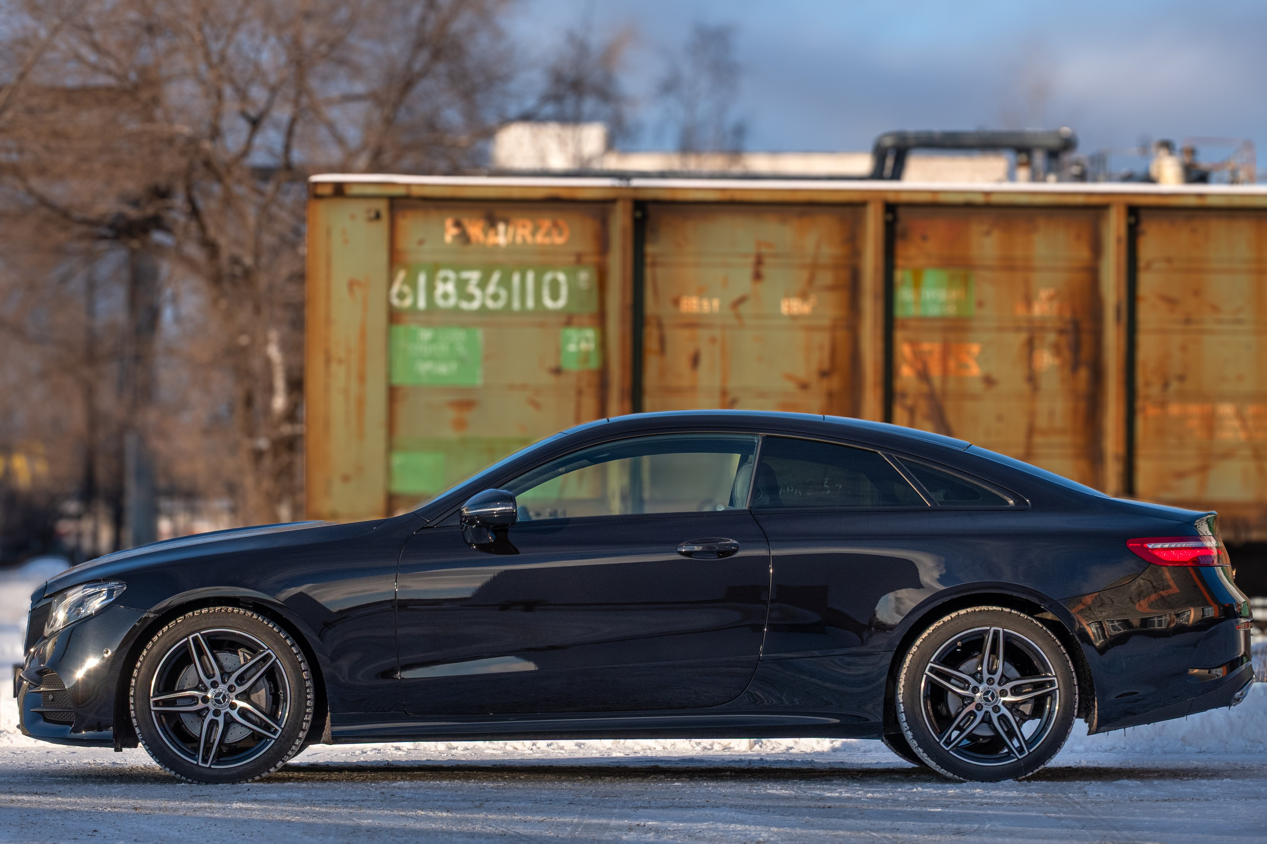 Mercedes E-Class на продажу. Видео и фото для бизнеса, образования и недвижимости