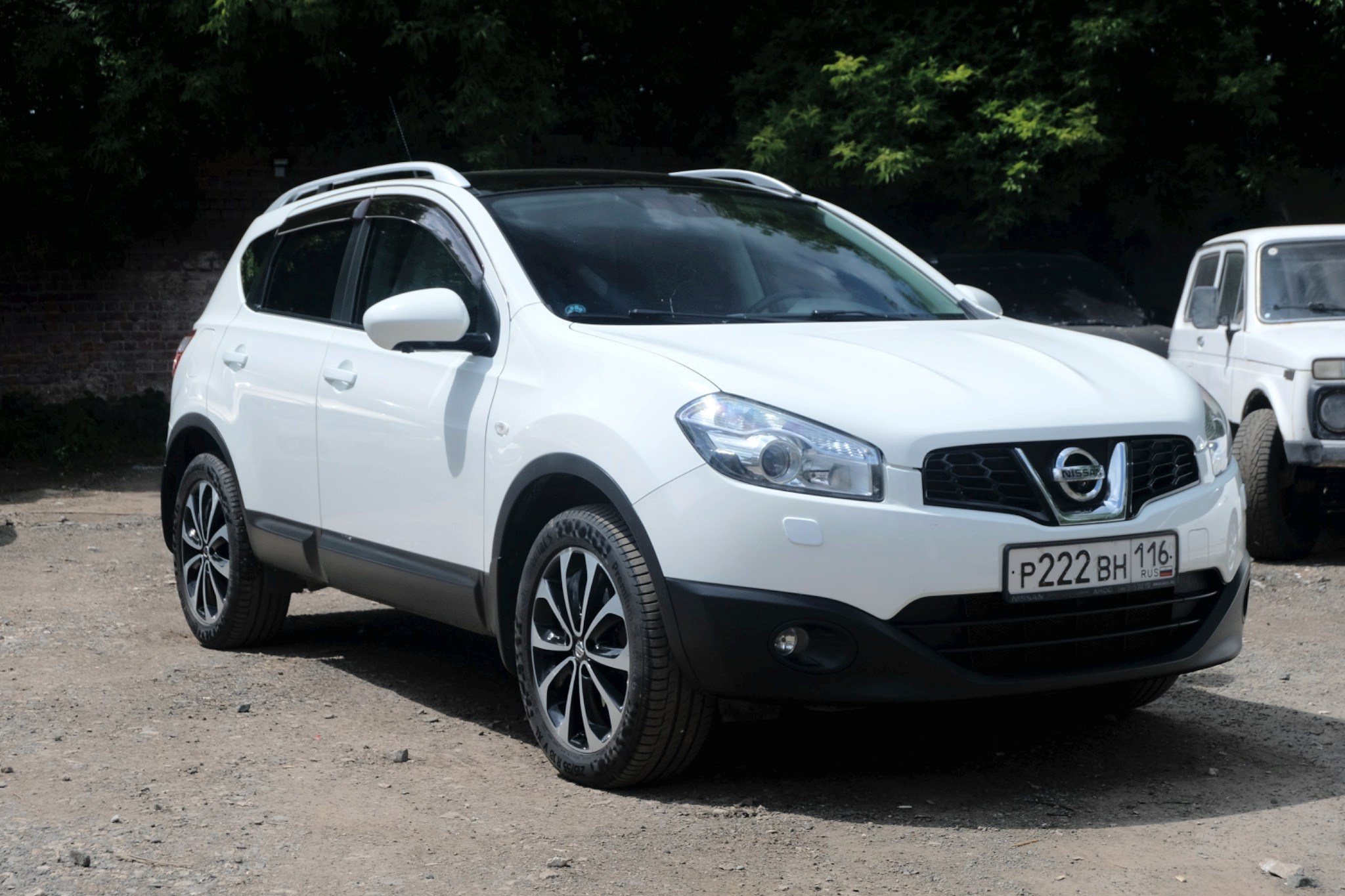 NISSAN Qashqai на продажу. Видео и фото для бизнеса, образования и недвижимости