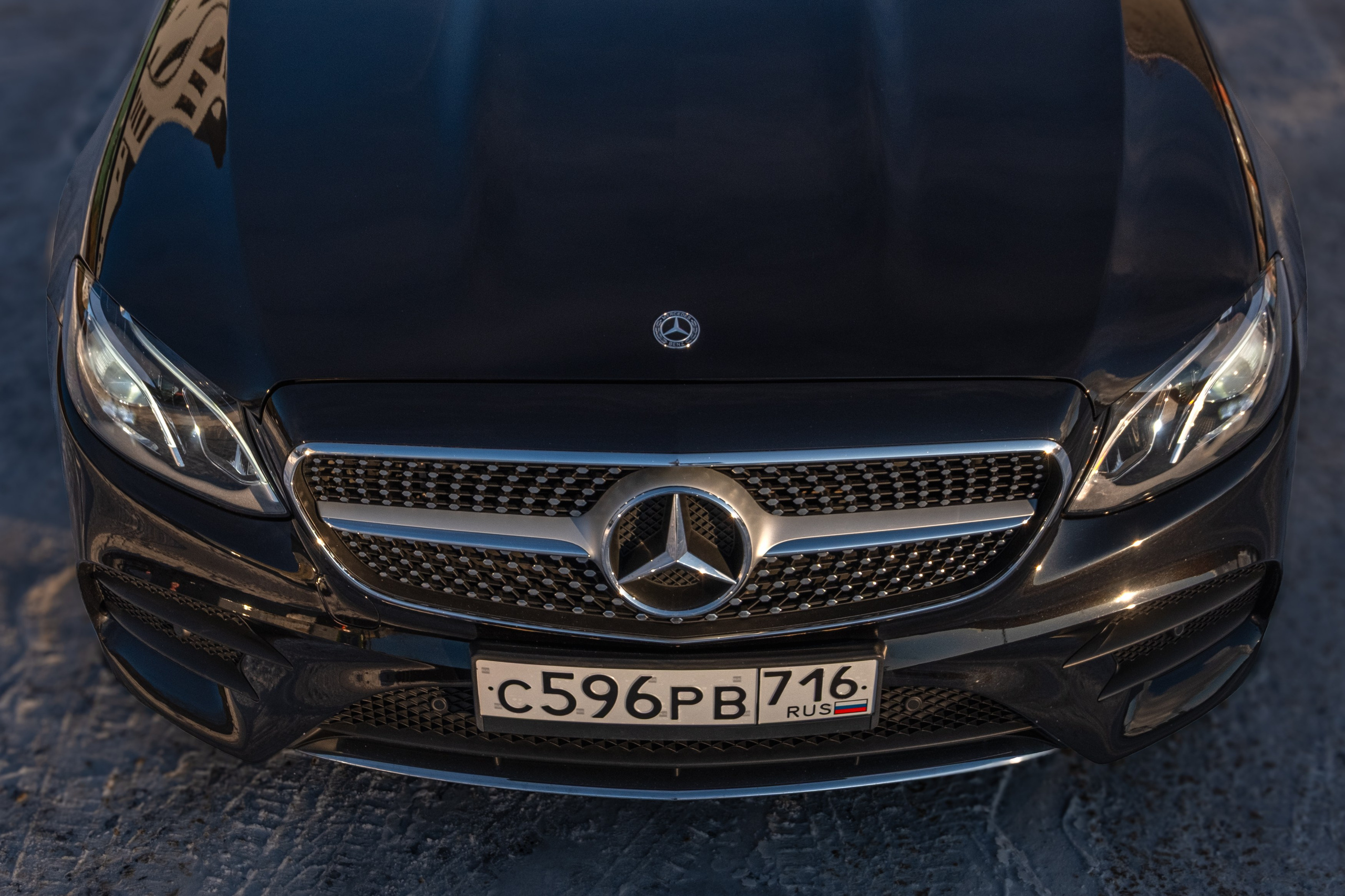 Mercedes E-Class на продажу. Видео и фото для бизнеса, образования и недвижимости