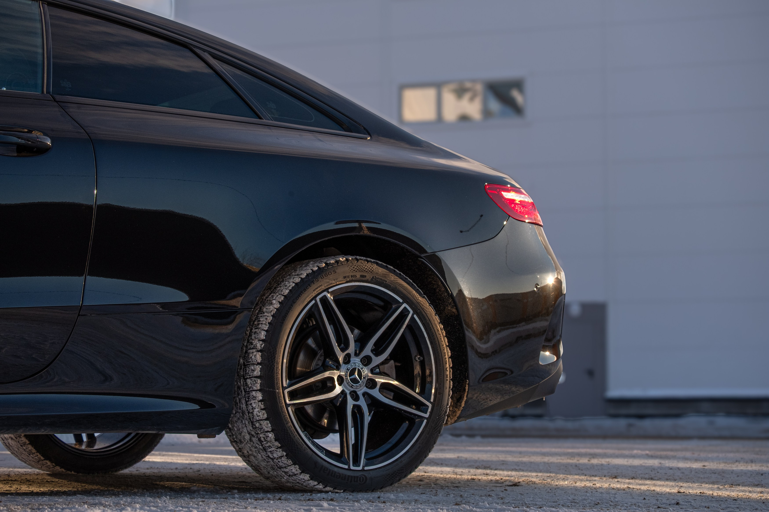 Mercedes E-Class на продажу. Видео и фото для бизнеса, образования и недвижимости