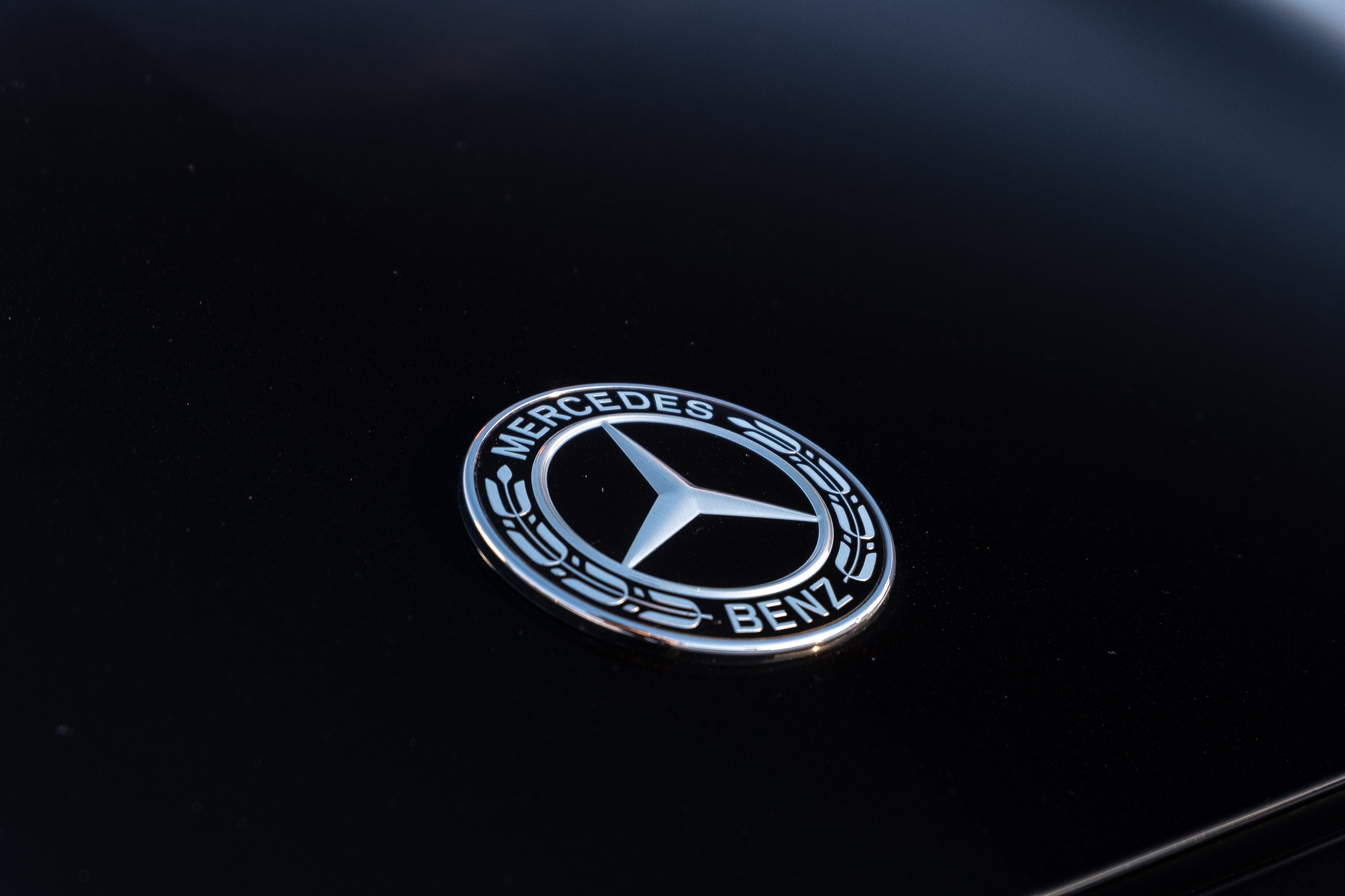 Mercedes E-Class на продажу. Видео и фото для бизнеса, образования и недвижимости