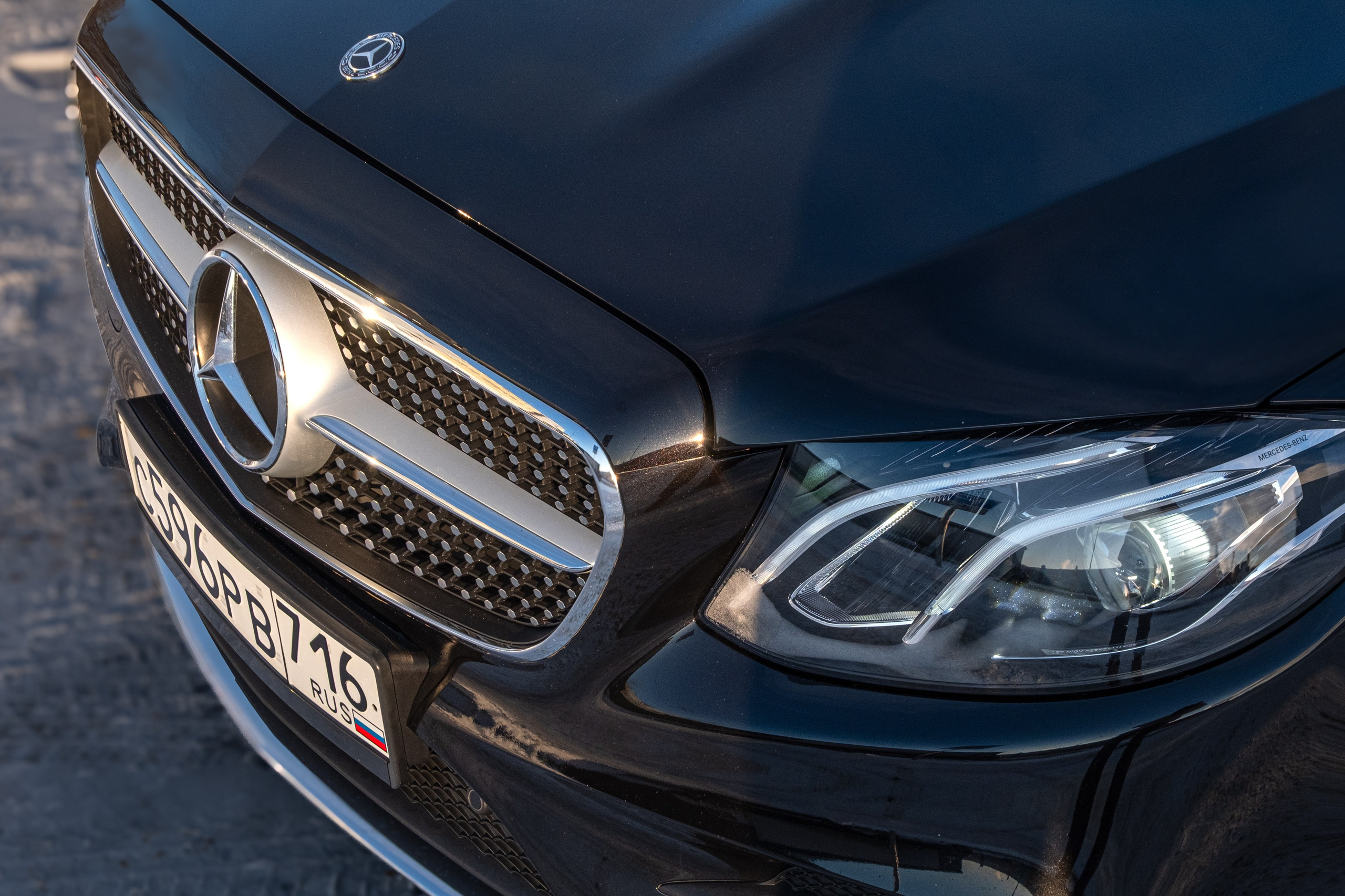 Mercedes E-Class на продажу. Видео и фото для бизнеса, образования и недвижимости