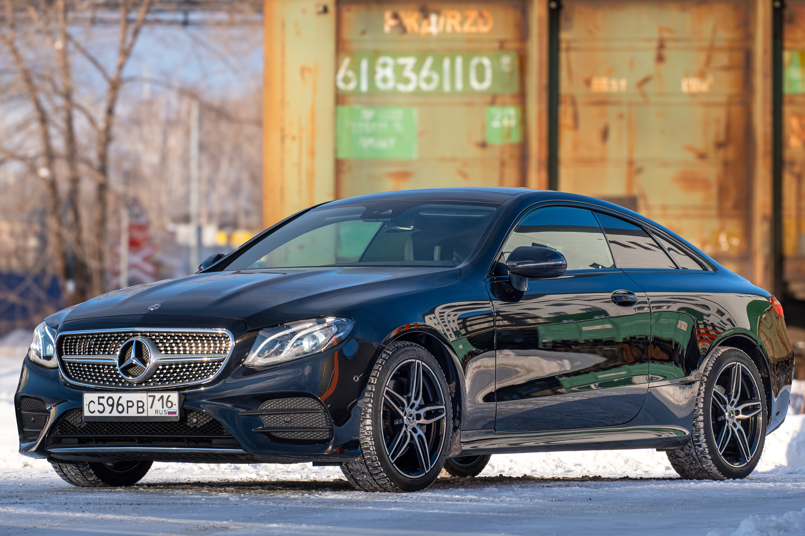 Mercedes E-Class на продажу. Видео и фото для бизнеса, образования и недвижимости