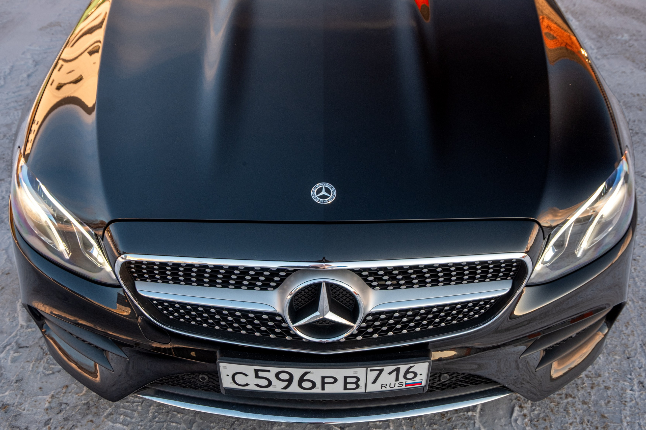 Mercedes E-Class на продажу. Видео и фото для бизнеса, образования и недвижимости