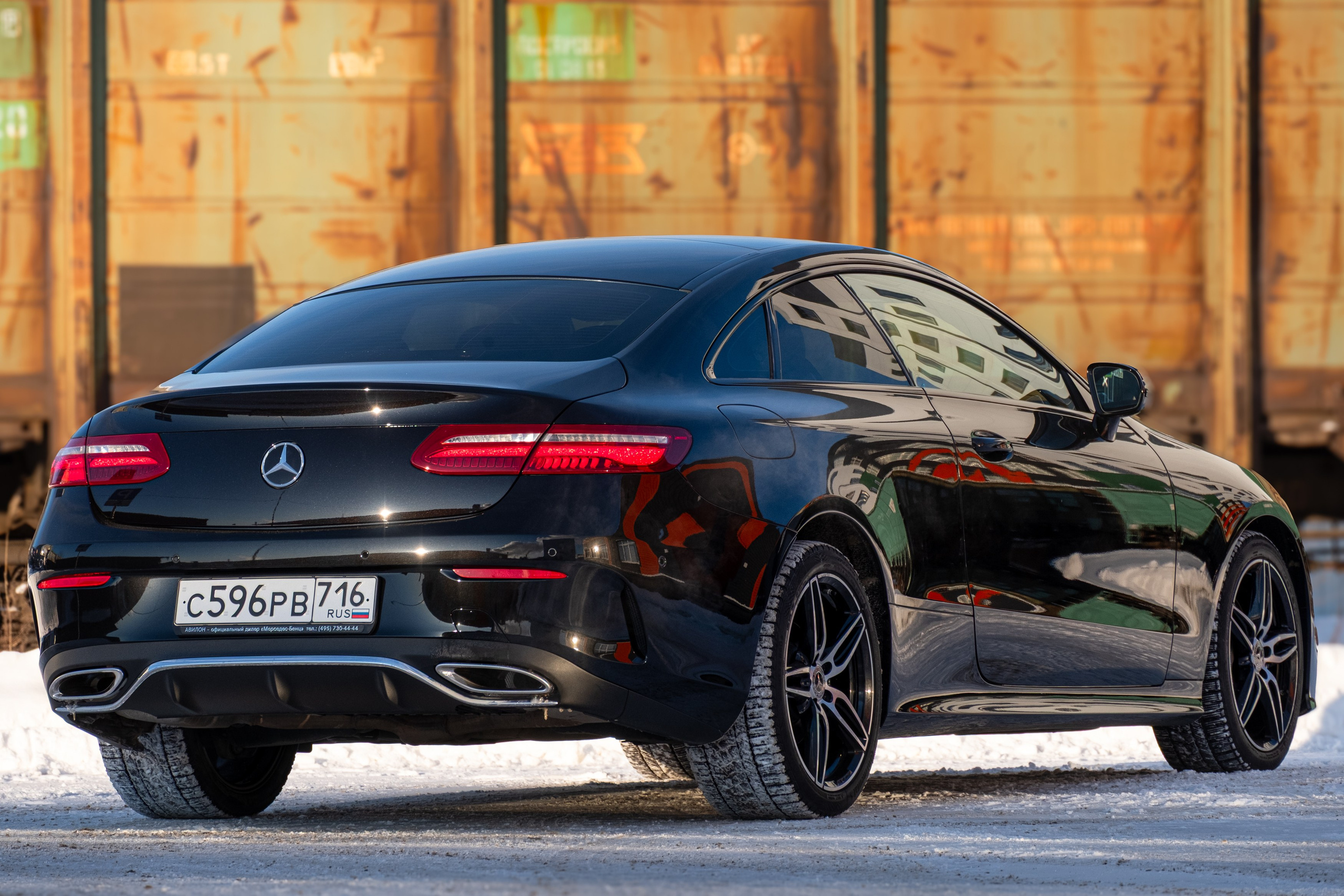 Mercedes E-Class на продажу. Видео и фото для бизнеса, образования и недвижимости