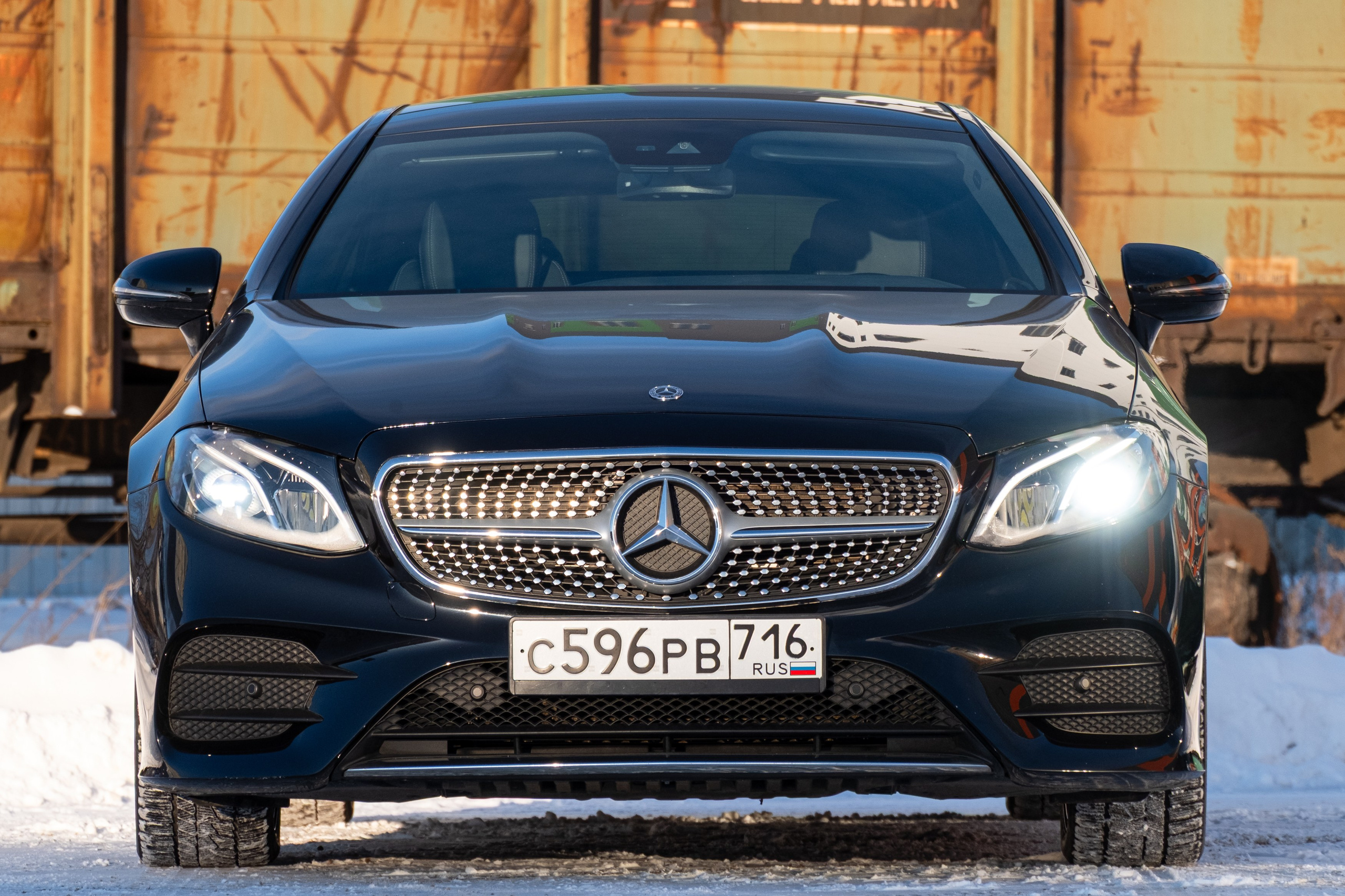 Mercedes E-Class на продажу. Видео и фото для бизнеса, образования и недвижимости