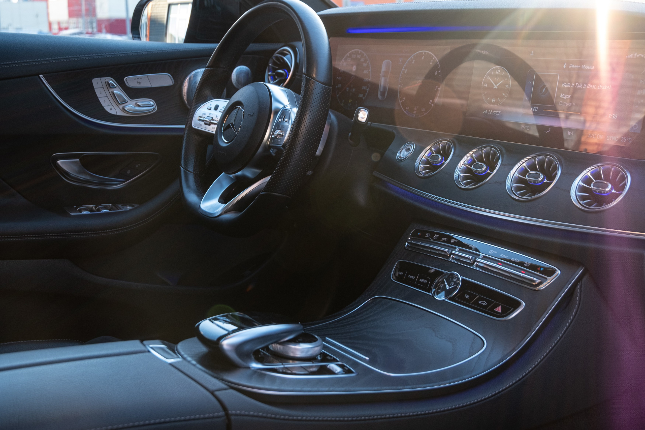 Mercedes E-Class на продажу. Видео и фото для бизнеса, образования и недвижимости