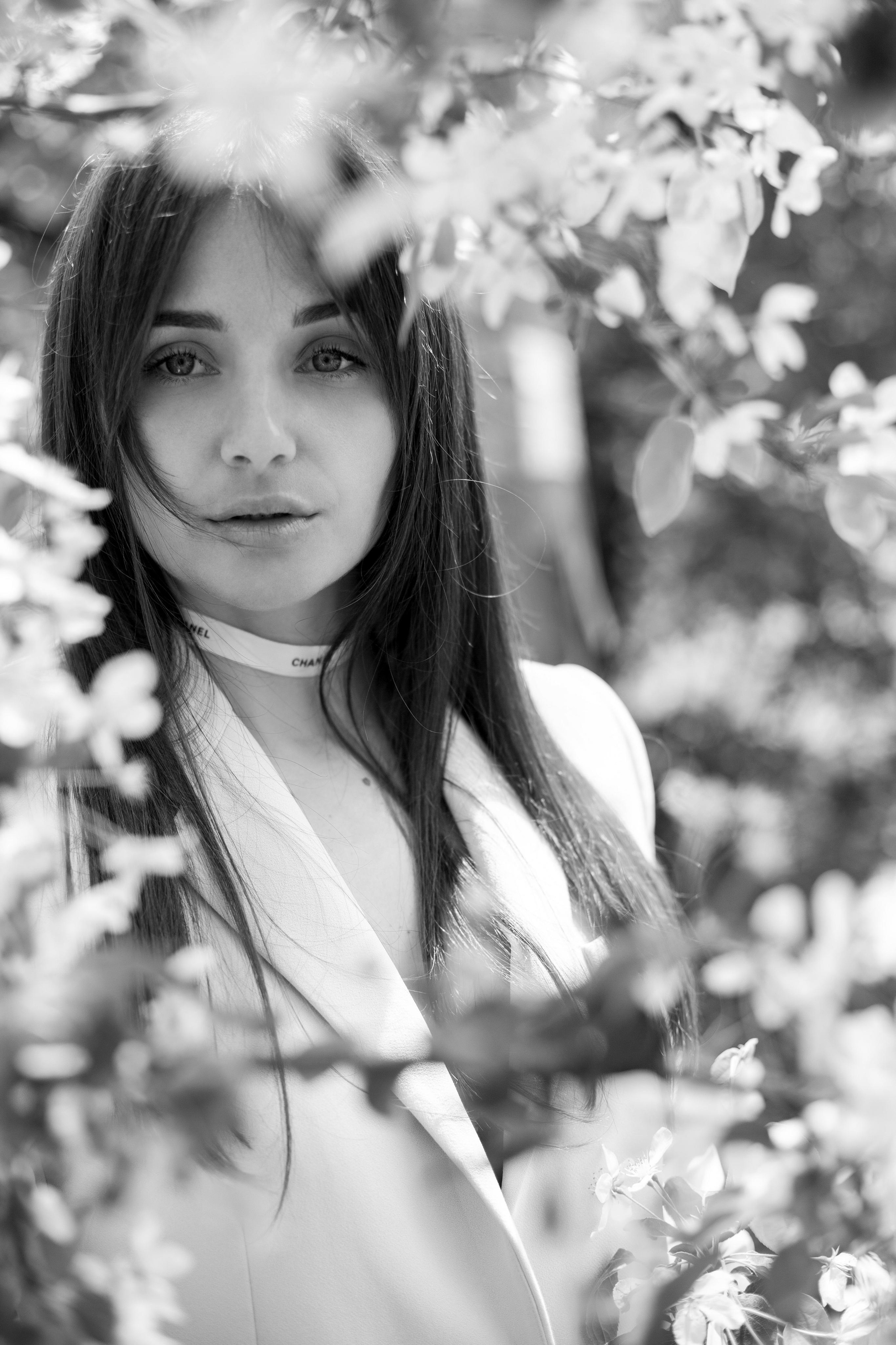 Эльвира. Фотосессия в цветущих садах. Фотограф в санкт-Петербурге Макиенко Анастасия