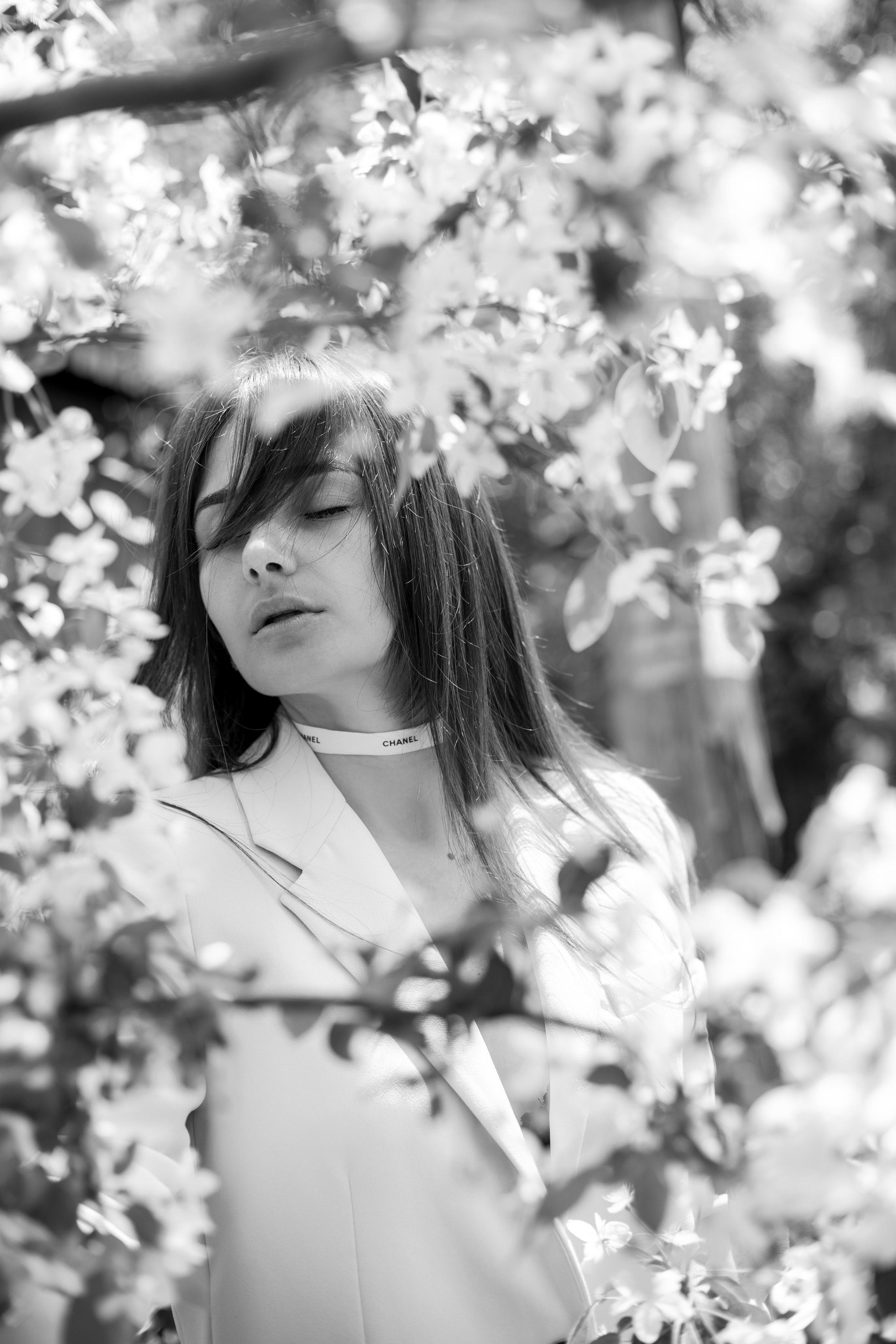 Эльвира. Фотосессия в цветущих садах. Фотограф в санкт-Петербурге Макиенко Анастасия