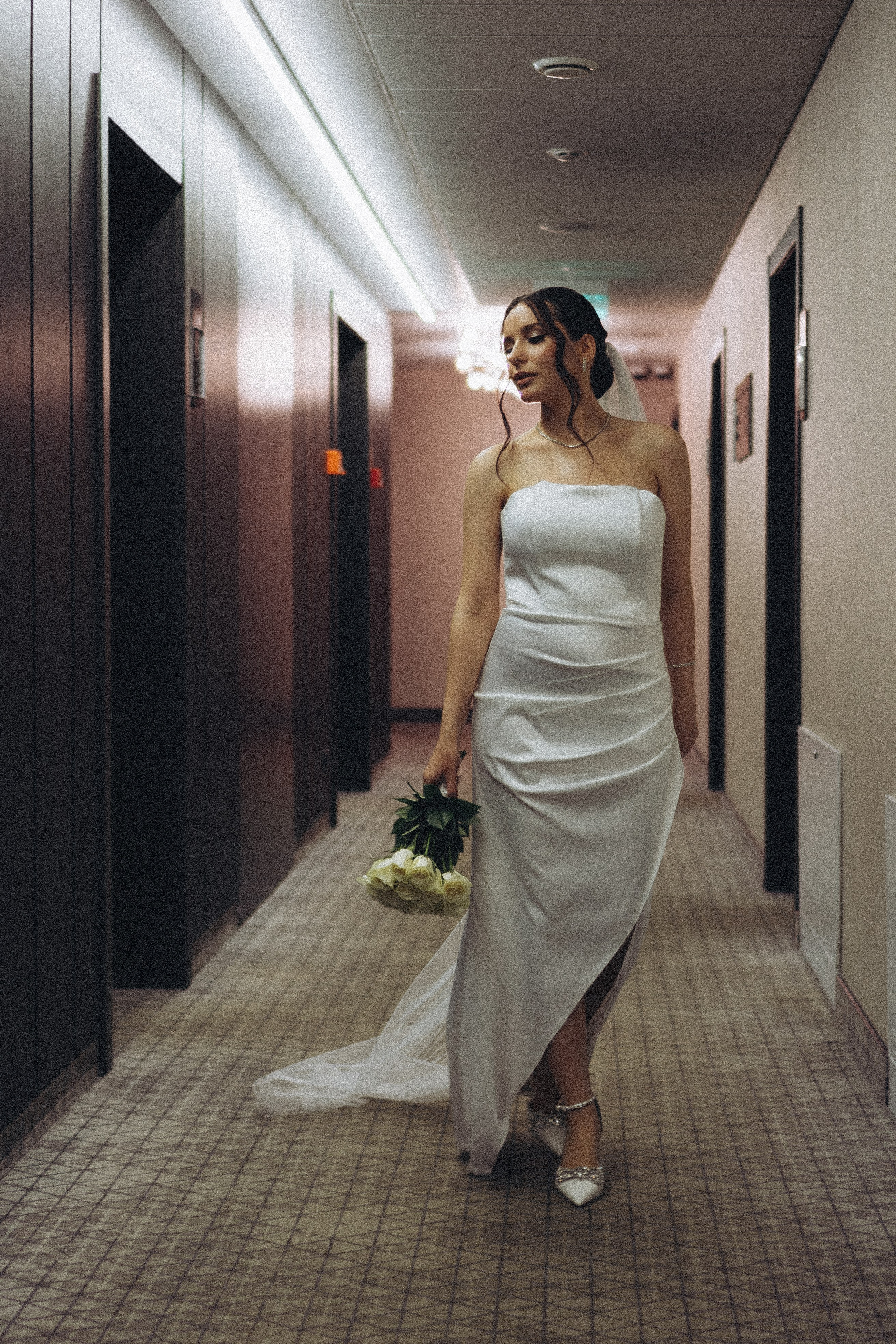 СВАДЕБНАЯ СЬЕМКА СБОРОВ ЖЕНИХА И НЕВЕСТЫ В ОТЕЛЕ И ТАКЖЕ ФОТОСЕССИИЯ В ОТЕЛЕЕ МЕГАПОЛИС БРЯНСК. Профессиональный фотограф, Санкт-Петербург — Виктория Богомолова