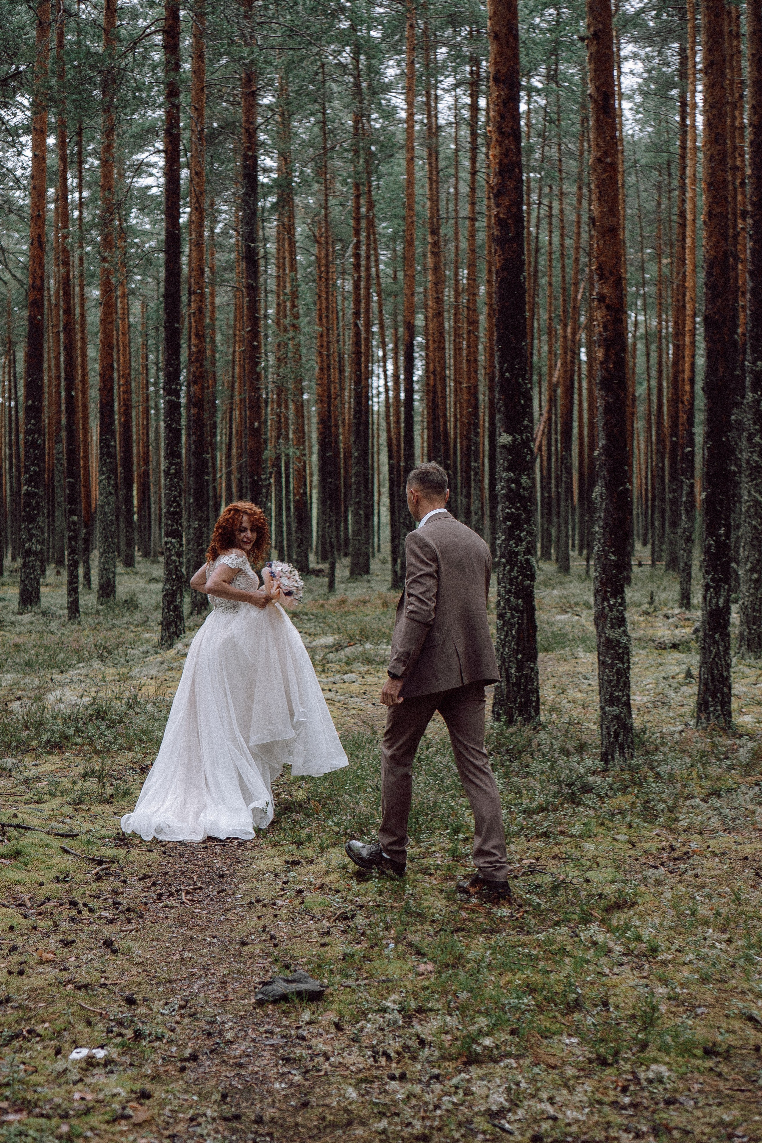 СВАДЕБНАЯ ФОТОСЕССИИЯ ПАРЫ В ГОРОДЕ ПРИОЗЕРСК В СОСНОВОМ ЛЕСУ И С ПИКАПОМ. Профессиональный фотограф, Санкт-Петербург — Виктория Богомолова