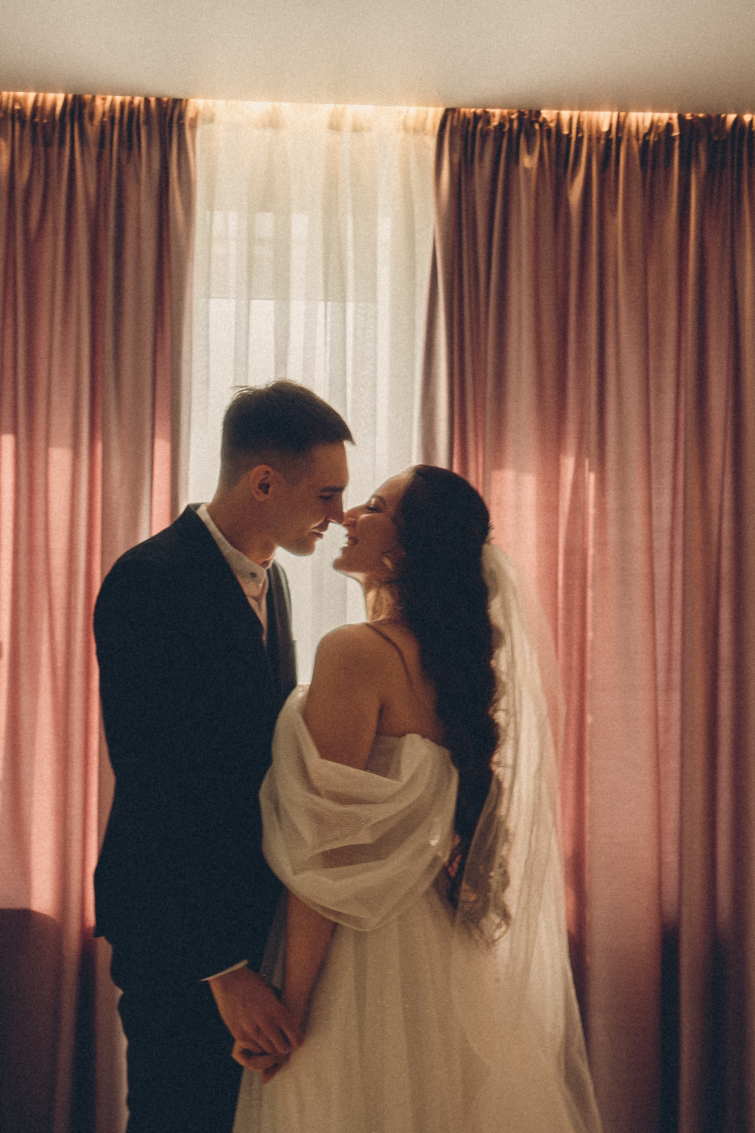 СВАДЕБНАЯ СЬЕМК В ПАРКЕ 300-ЛЕТИЯ. Профессиональный фотограф, Санкт-Петербург — Виктория Богомолова