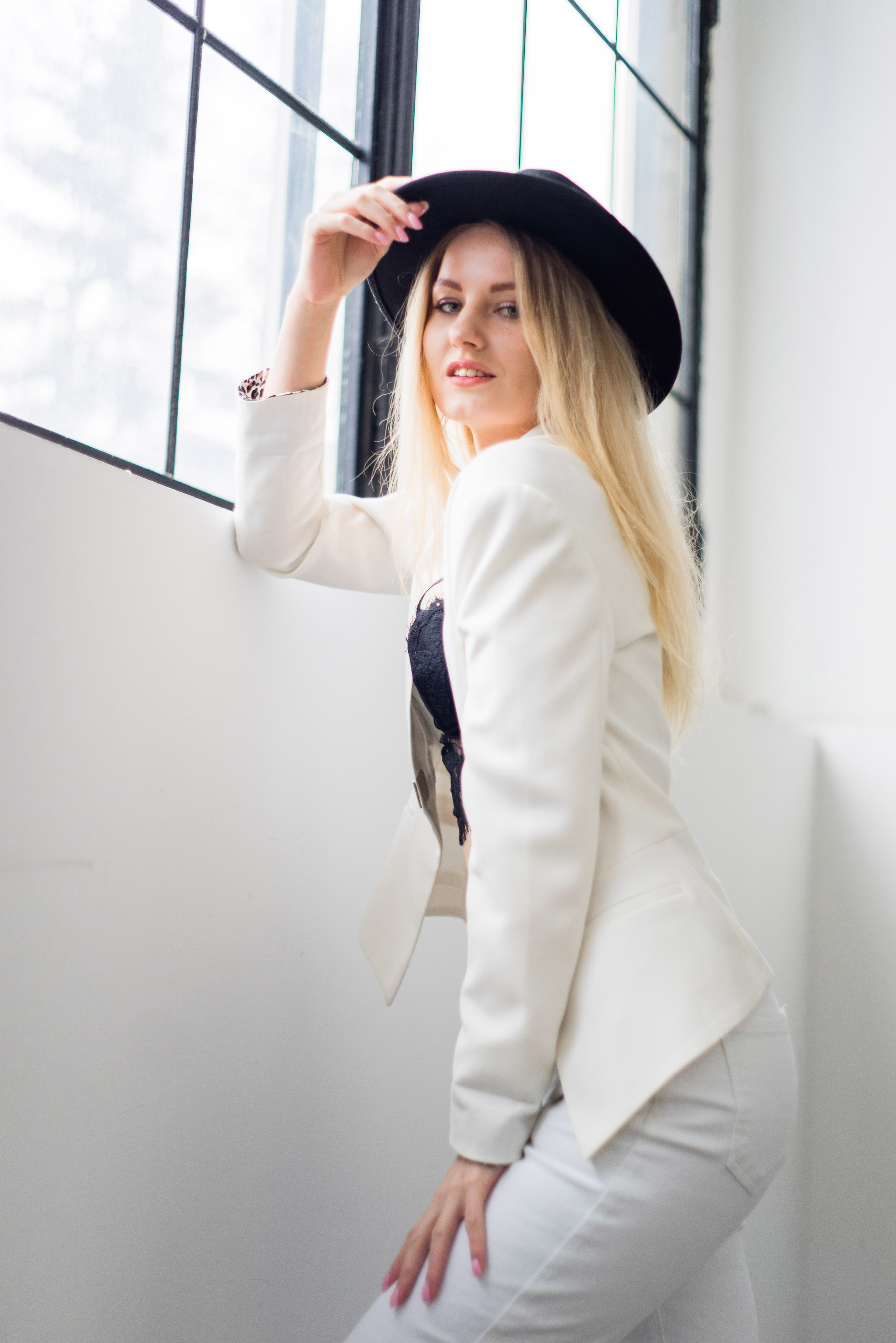 Лёгкая студийная фотосессия. Портреты студия Москва. Модельные тесты. Lovestory студия в Москве. Женсий фотограф