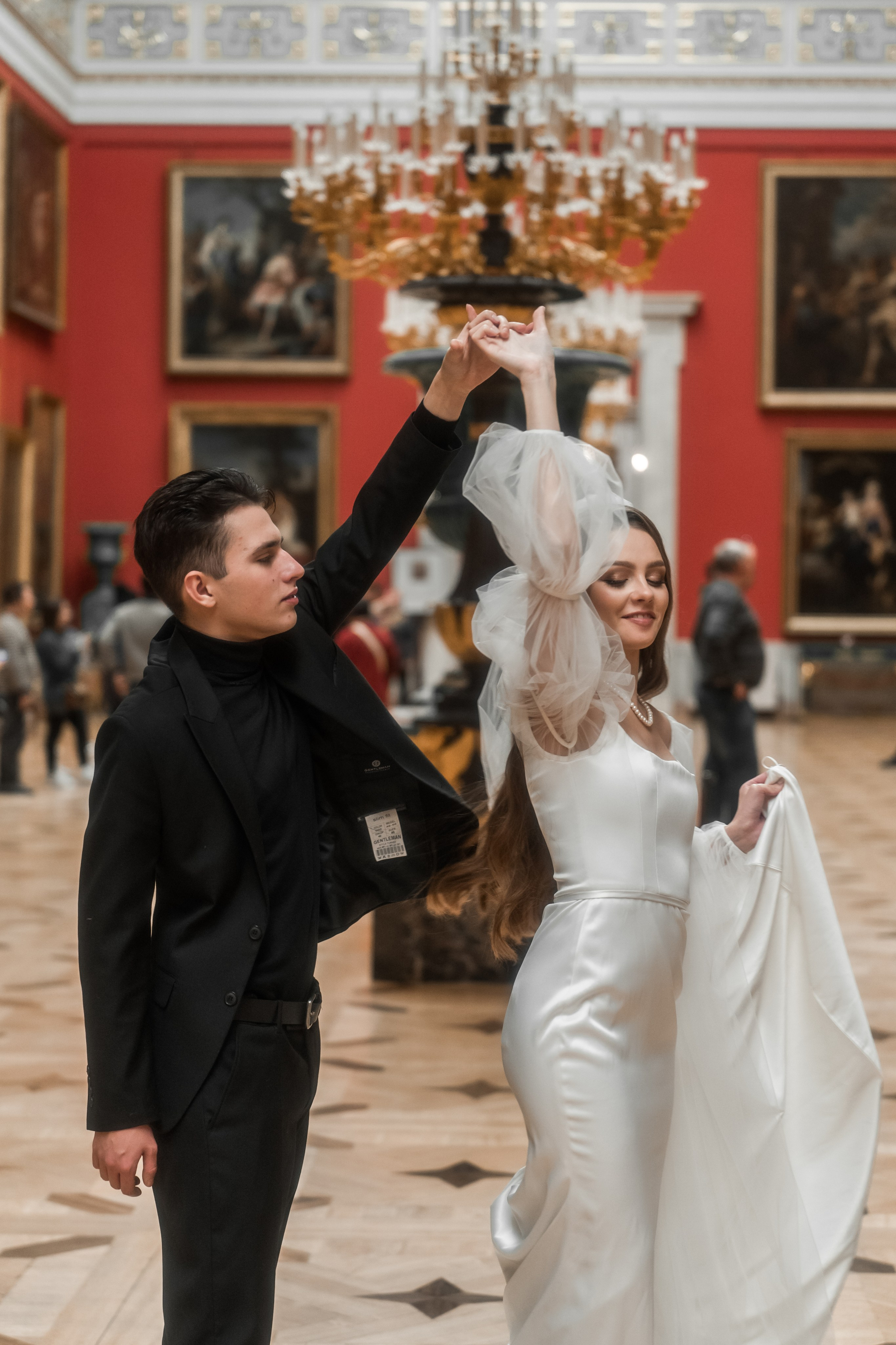 Фотосессия в Эрмитаже упрекрасно передаст Ваш стиль свадьбы!